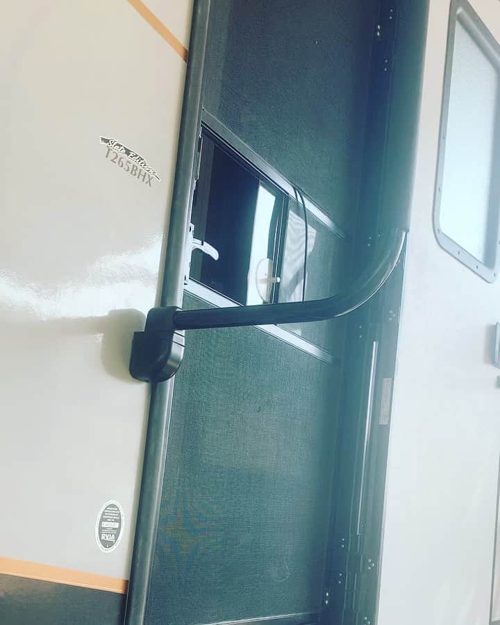 タイラー・ポジーのインスタグラム：「Have a beautiful day everyone」