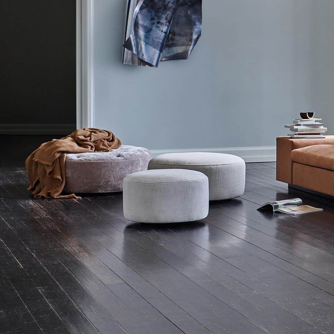 eilersenのインスタグラム：「Design your dream version of the Dacapo sofa.  •⁠⠀ •⁠⠀ •⁠⠀ #eilersen #eilersenfurniture #myeilersen #dacapo #interiordesign #homedecor #sofa #danishdesign #inredning #finahem #interiorlovers #interiordesign #modernliving #minimalism #nordiskehjem #nordicinspiration #nordicliving #craftsmanship #luxurylifestyle #boligindretning #designinterior #livingroominspo #boliginspiration #softminimalism #hemindredning #schönerwohnen #nordicminimalism」