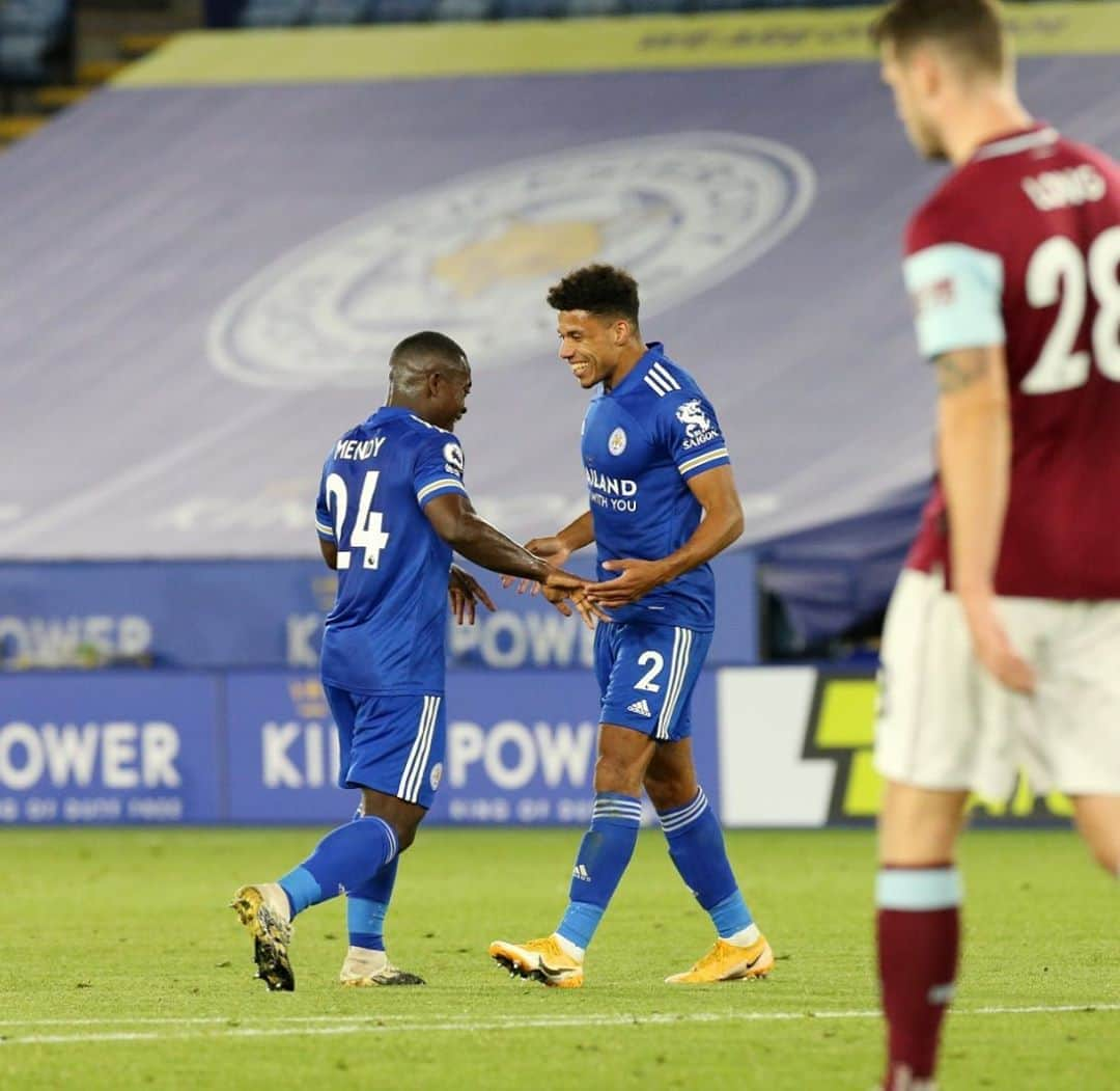 レスター・シティFCさんのインスタグラム写真 - (レスター・シティFCInstagram)「Celebrating JJ’s first #PL goal! ⚽️  #lcfc • #LeiBur」9月21日 4時31分 - lcfc