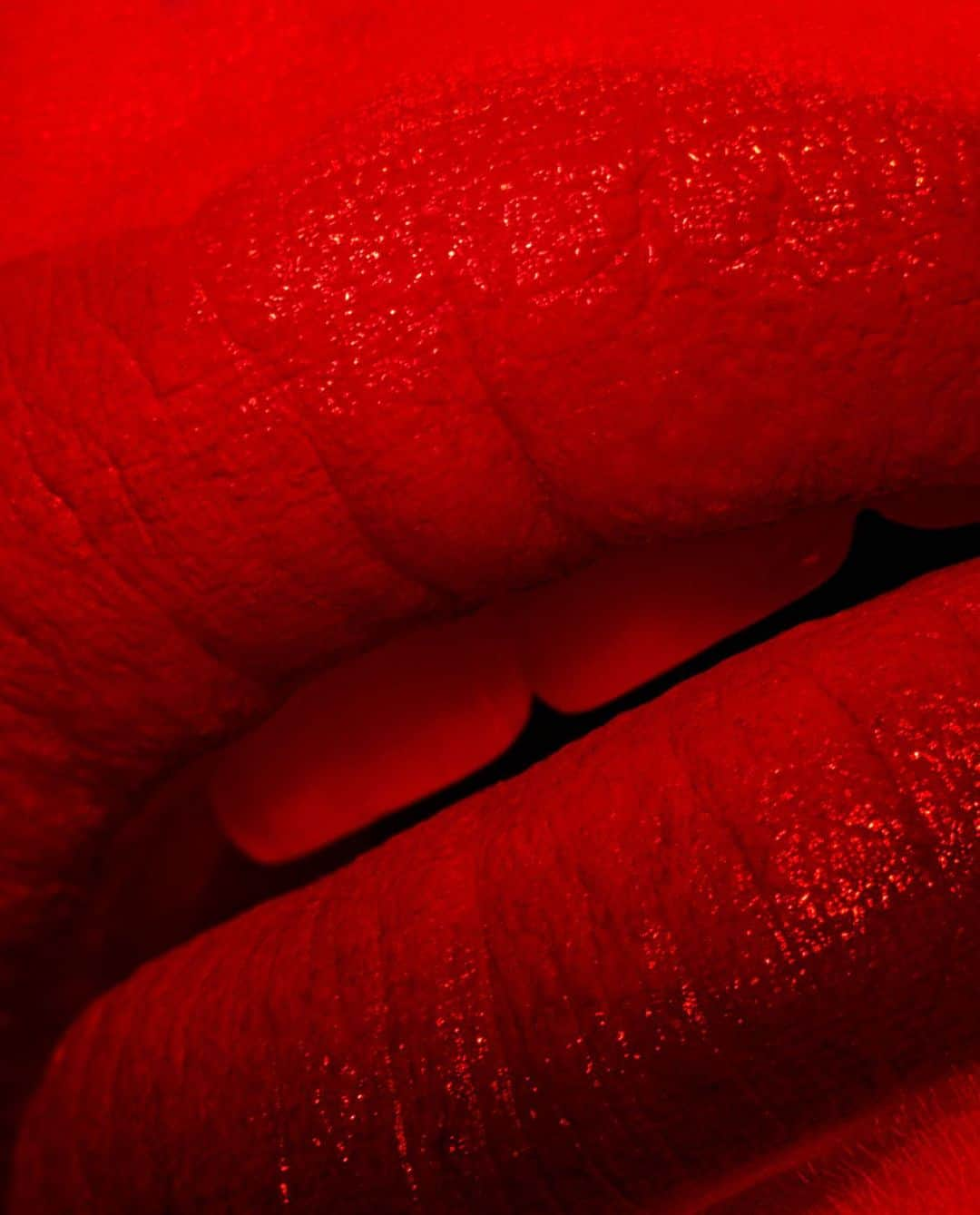 ゲランさんのインスタグラム写真 - (ゲランInstagram)「“Every woman is unique and her favourite shade is hers alone.” - Olivier Echaudemaison, Guerlain Artistic Director and creator of Rouge G  From the most subtle to the most extravagant, from satin to semi-matte to luxurious sheer shine, there's a Rouge G for every mood.  Creation & photography by @bold_creativecontent   #Guerlain #GuerlainMakeup #RougeG #Makeup #Lipstick #MOTD」9月21日 4時35分 - guerlain