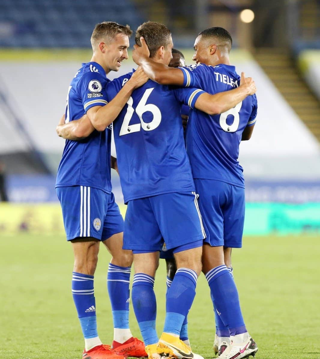 レスター・シティFCさんのインスタグラム写真 - (レスター・シティFCInstagram)「The Belgian connection 🇧🇪🔗  #lcfc • #LeiBur • #PL」9月21日 4時42分 - lcfc