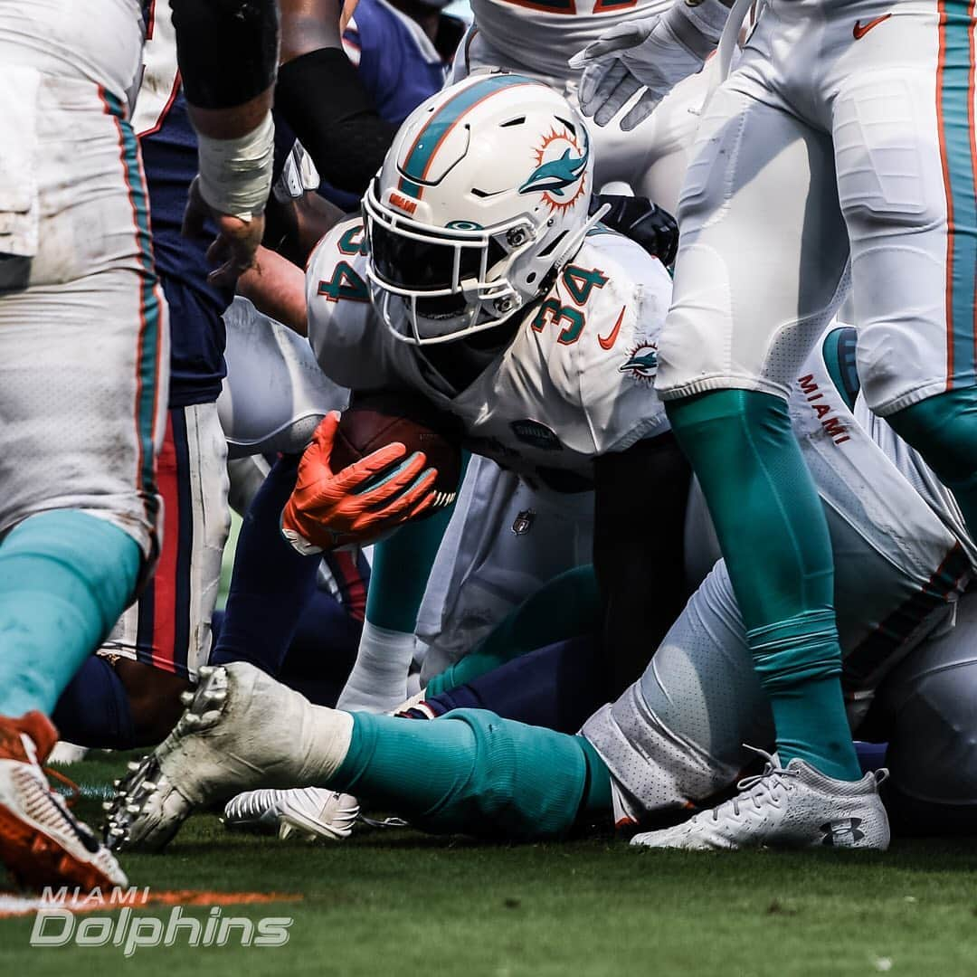 マイアミ・ドルフィンズさんのインスタグラム写真 - (マイアミ・ドルフィンズInstagram)「Hustlin’」9月21日 5時16分 - miamidolphins