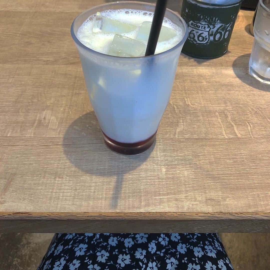 柏山奈々美のインスタグラム：「#ラッシー #カレーにはやはりラッシー」