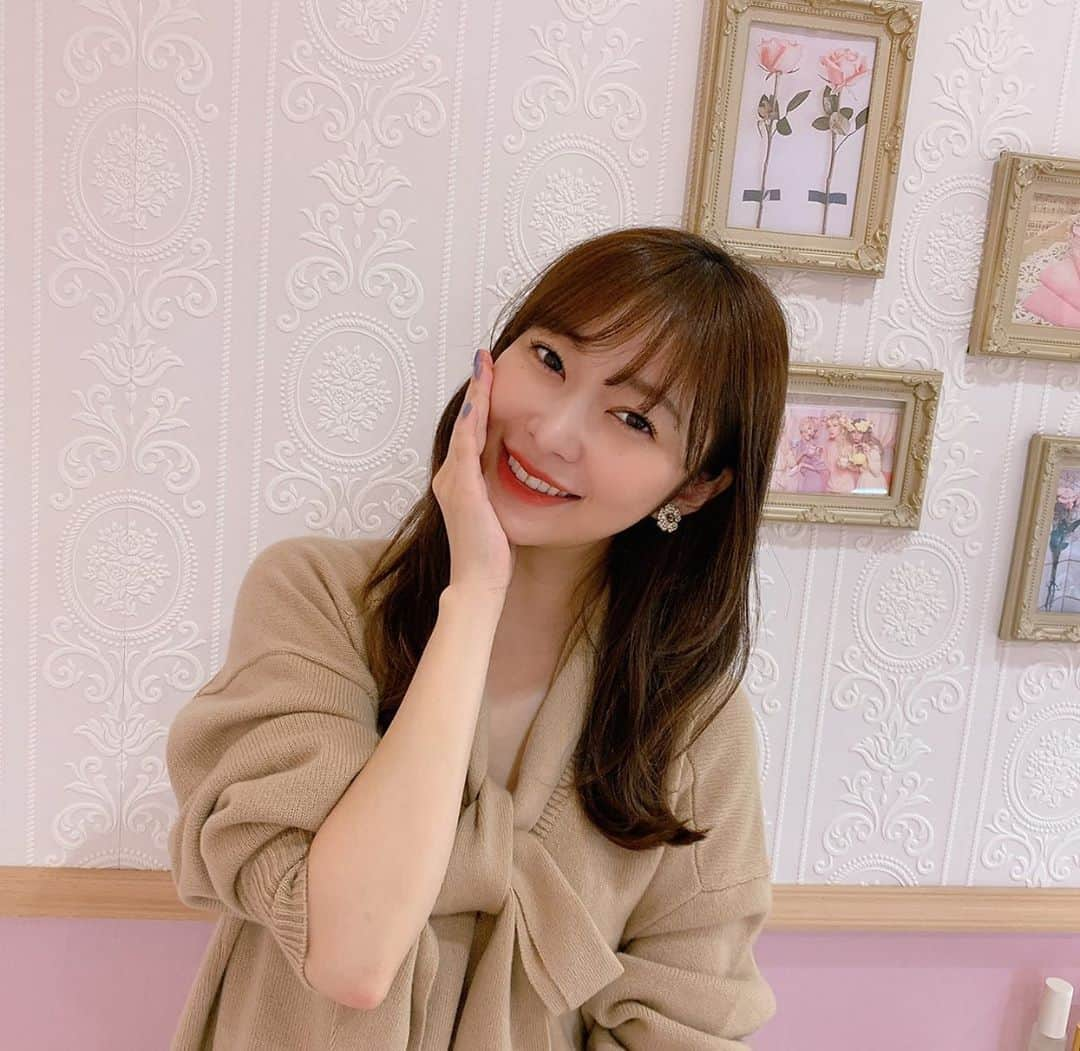 指原莉乃さんのインスタグラム写真 - (指原莉乃Instagram)「天才まりなさん〜❣️古のgirlなので歯が痛いポーズ未だにやってます。（2枚目）」9月21日 15時24分 - 345insta