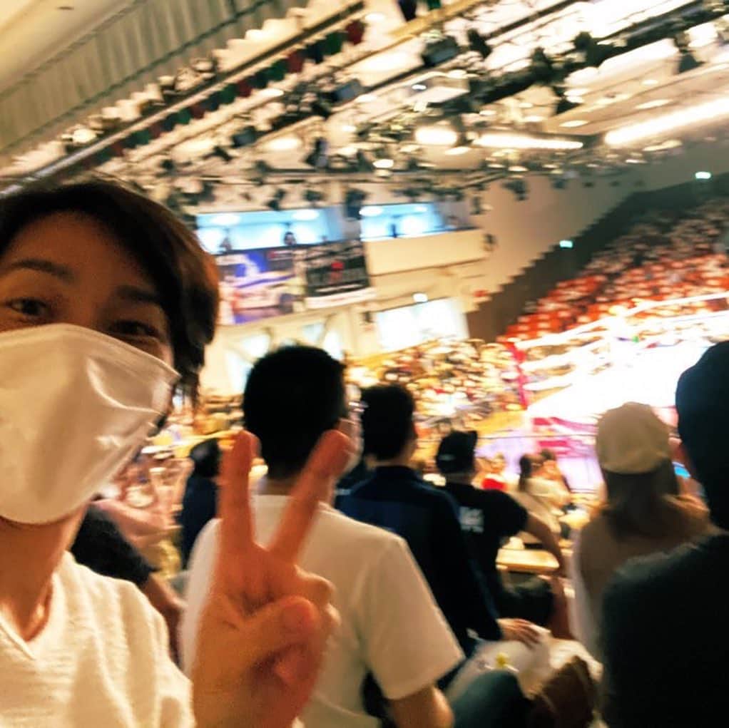谷本貴義のインスタグラム：「今日は後楽園ホールへ全日本プロレス観戦♪なんだろー、この感動というか元気というか、明日からまた頑張れる気持ち。やっぱりプロレスを見なきゃ得られないものがある。 #ajpw」