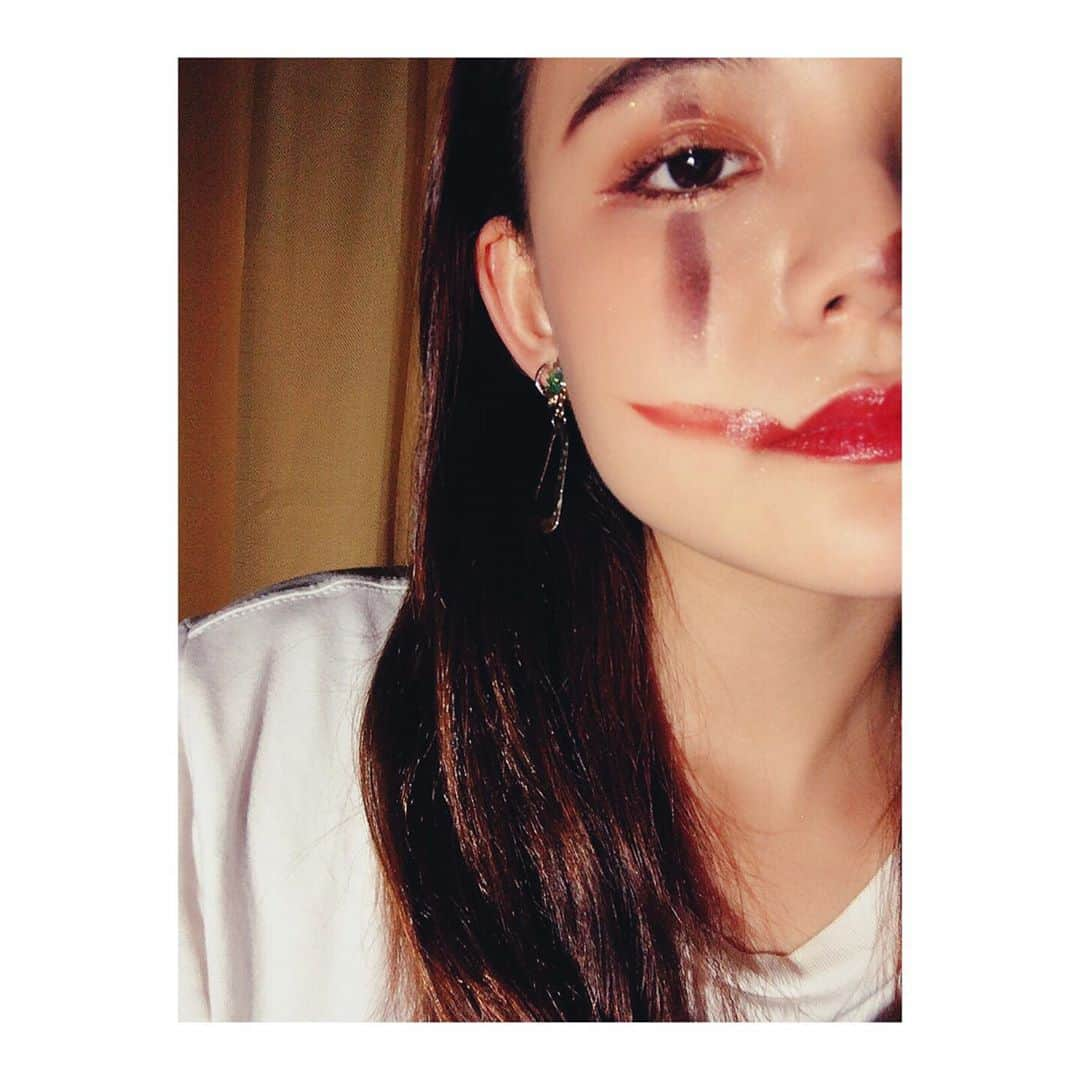 四宮吏桜さんのインスタグラム写真 - (四宮吏桜Instagram)「🤡🤑👄👁  #一日一投稿 #四宮吏桜 #make」9月21日 16時07分 - rio_s_0221