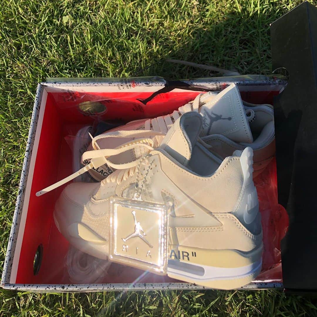ジェアのインスタグラム：「이제 멋좀 내볼까?  TNX !!! 🥰」