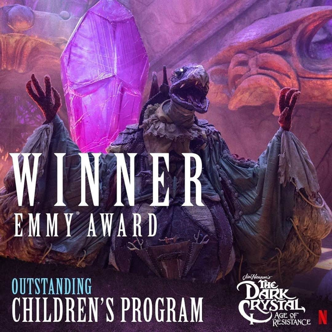 マーク・ハミルさんのインスタグラム写真 - (マーク・ハミルInstagram)「Congratulations to all my Dark Crystal colleagues on their well-deserved win!  #Repost @darkcrystalofficial ・・・ We are honored to announce The Dark Crystal: Age of Resistance has won the Emmy Award for Outstanding Children’s Program! Congrats to all of the incredibly talented artists who brought this fantastic world to life and made the series a reality! Thra rejoices!」9月21日 7時48分 - markhamill