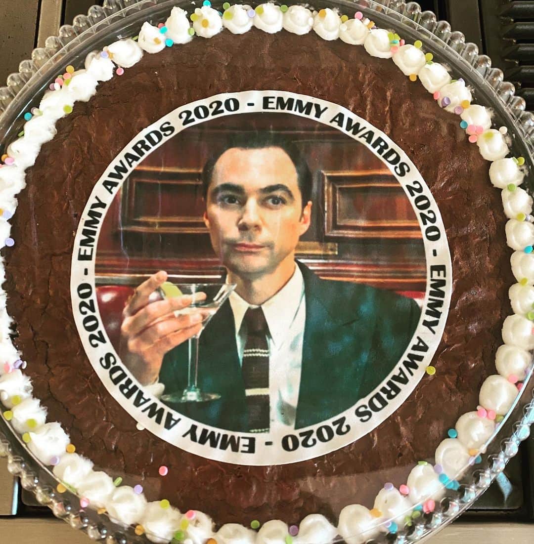 ジム・パーソンズのインスタグラム：「Henry Willson on a cookie cake care of @spotsnyc Happy Emmys y’all!  This should be interesting!!! @hollywoodnetflix」