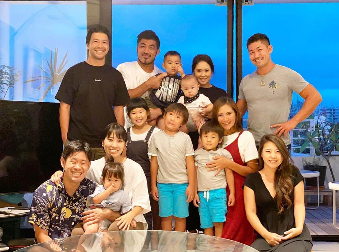 君島良夫のインスタグラム：「Day 1 of the Shirubaa week. Few beers with the Arcs Family💛💙」