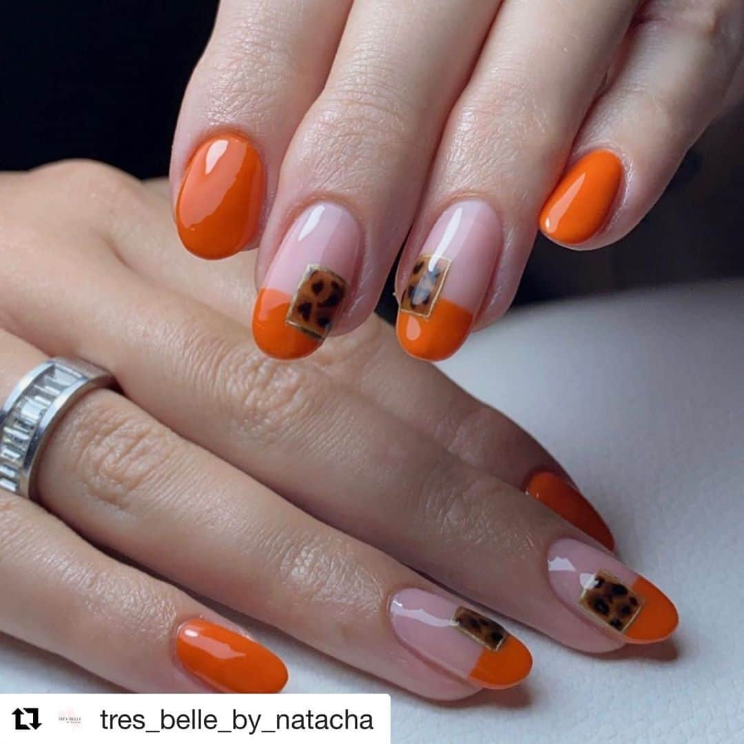 Nail Designsさんのインスタグラム写真 - (Nail DesignsInstagram)「Credit: @tres_belle_by_natacha  ・・・ This design screams autumn to me.   .  Using @the_gelbottle_inc in Pumpkin, Marshmallow, Glass Yellow, Chocolate and Jet Black   .  Prep - @willowacademy_lucyjames   .  #autumnnails #orangenails #tortienails #nails #nailart #naildesigns #nailsoftheday #naildesigns #notd #showscratch #nailitdaily #nailspafeature #thegelbottleinc #thegelbottle #swindonsalon #swindonbeauty #swindonnails #homesalon #gelnails #gelpolish」9月21日 8時23分 - nailartfeature