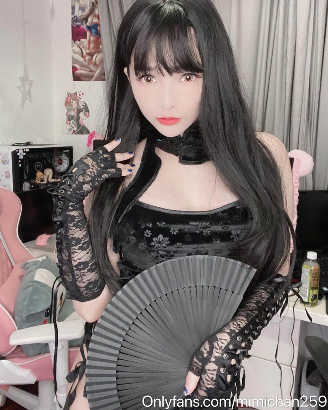 ミミちゃんさんのインスタグラム写真 - (ミミちゃんInstagram)「[Swipe right to see more ] Mimi in black available on my onlyfans XD ! join now to see more sexy , naughty pics of me . Check my bio to see my link social network. #cosplay #cosplaygirl #cosplayer #cosplaysexy #lewd #legs #thicc #thiccthighssavelive #thiccthighs #fishnetstockings #feetfetishworld #asian #asiangirl #asiancosplay #patreoncreator #patreoncosplay #patreoncosplayer #onlyfan #onlyfangirl」9月21日 8時33分 - mimichan.259