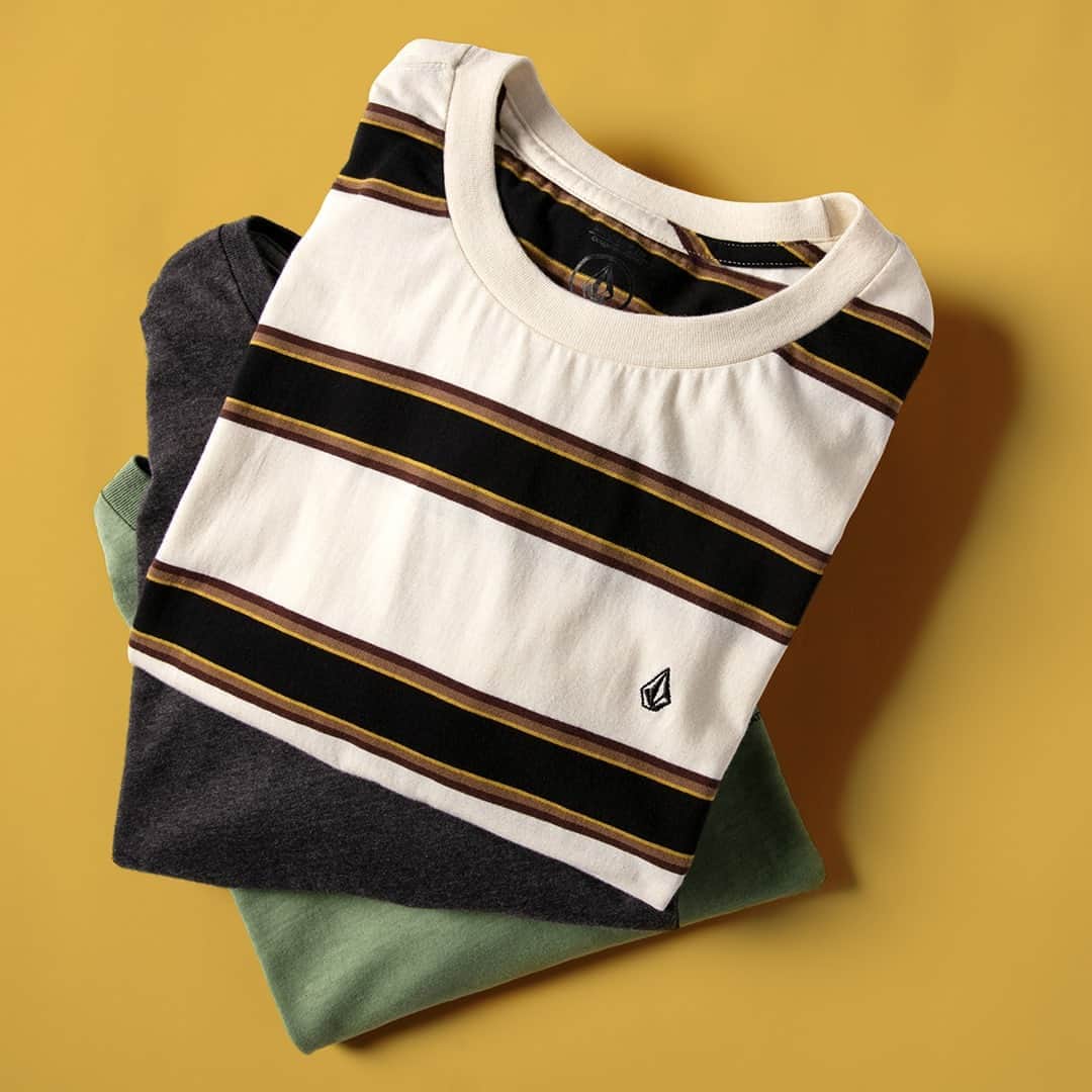 ボルコムのインスタグラム：「Stay looking sharp in the 'Da Fino' stripe crew tee! 👉  vol.cm/tees 👈」