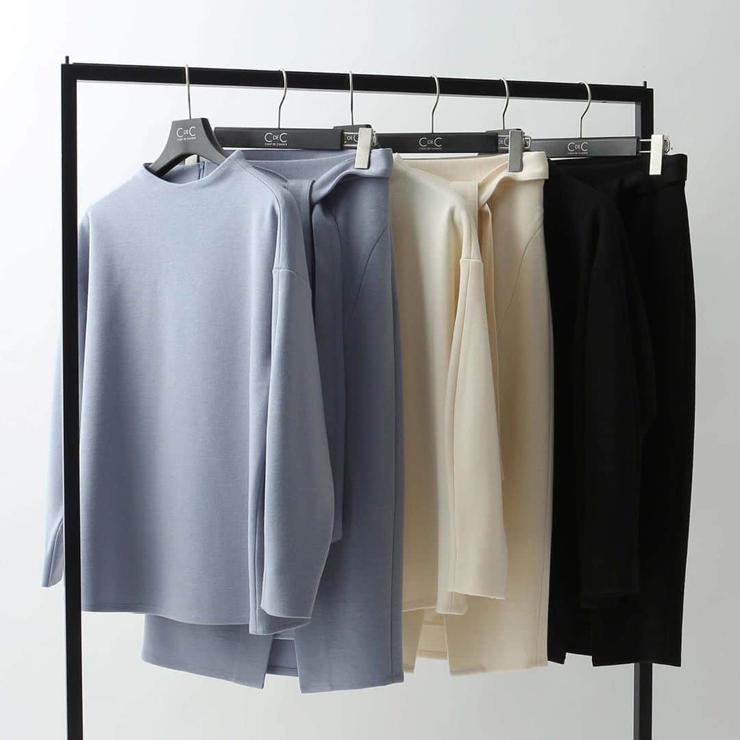 cdec_official Aesthetic Senseのインスタグラム：「. 2020秋 New Arrival . 【ポンチ素材セットアップ】 . ウールをブレンドした伸縮性のあるポンチ素材のセットアップ。 シワになりにくいので旅行にも活躍。 きれいめにもカジュアルにも着て頂けて、単品でも使えるオススメのセットアップです。  . カラーは、ライトブルー、アイボリー、ブラックの3色展開 . . .  #クードシャンス #2020秋冬 #AUTUMN #秋コーデ  #秋スタイル #トレンド #華やかコーデ　#カジュアルコーデ  #細見え #着回しコーデ  #着回し #大人カジュアル #休日コーデ #ファッション  #大人コーデ  #大人コーディネート #今日のコーデ #今日のコーディネート #カタログ #お洒落さんと繋がりたい #お洒落さんとつながりたい #ファッション好きな人と繋がりたい #モデル #大人女子 #大人女子コーデ #テレワーク #セットアップ  #着まわしコーデ」