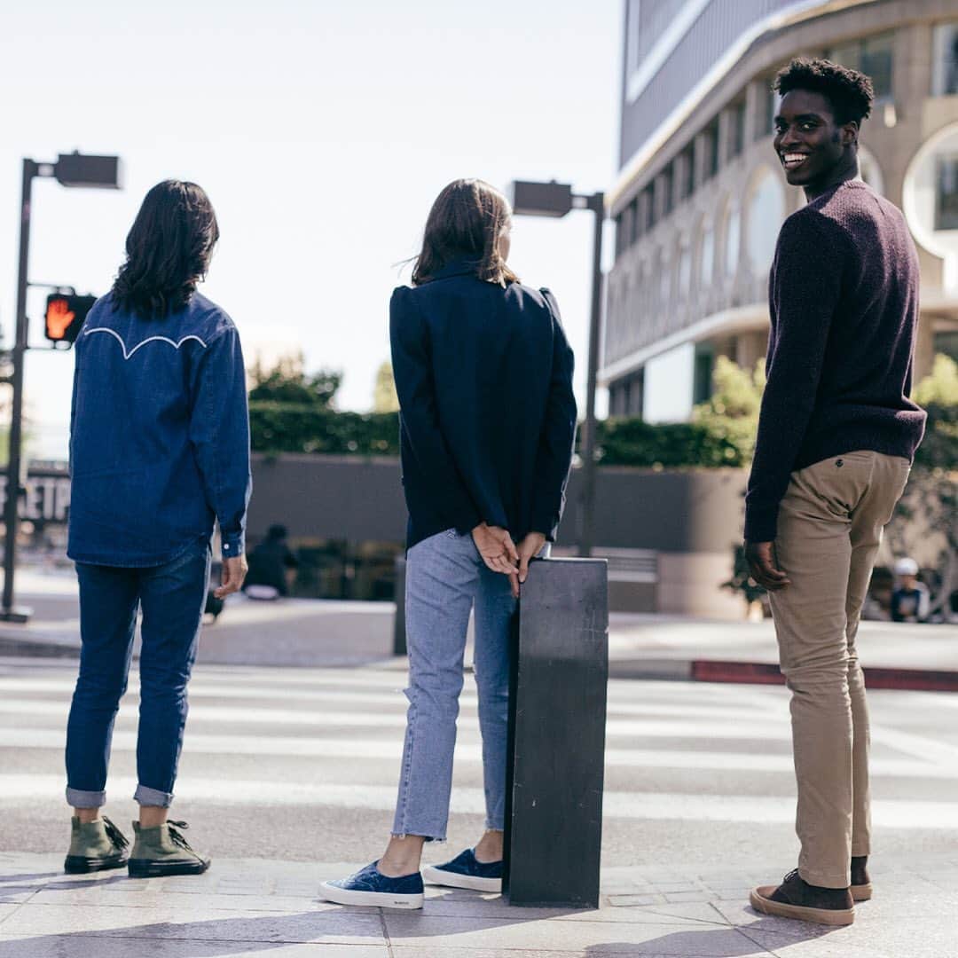 シービーズのインスタグラム：「Students and teachers, we don’t know how you do it!⁣ ⁣⁣ ⁣There’s no two ways about it, being a student or teacher right now is hard. That’s why we are offering the opportunity to sign up for an exclusive discount on all SeaVees footwear, all the time. ⁣ ⁣⁣ ⁣You deserve to feel confident and casual, no matter what. ⁣ ⁣⁣ ⁣Head to the link in our stories to sign up 🌟」