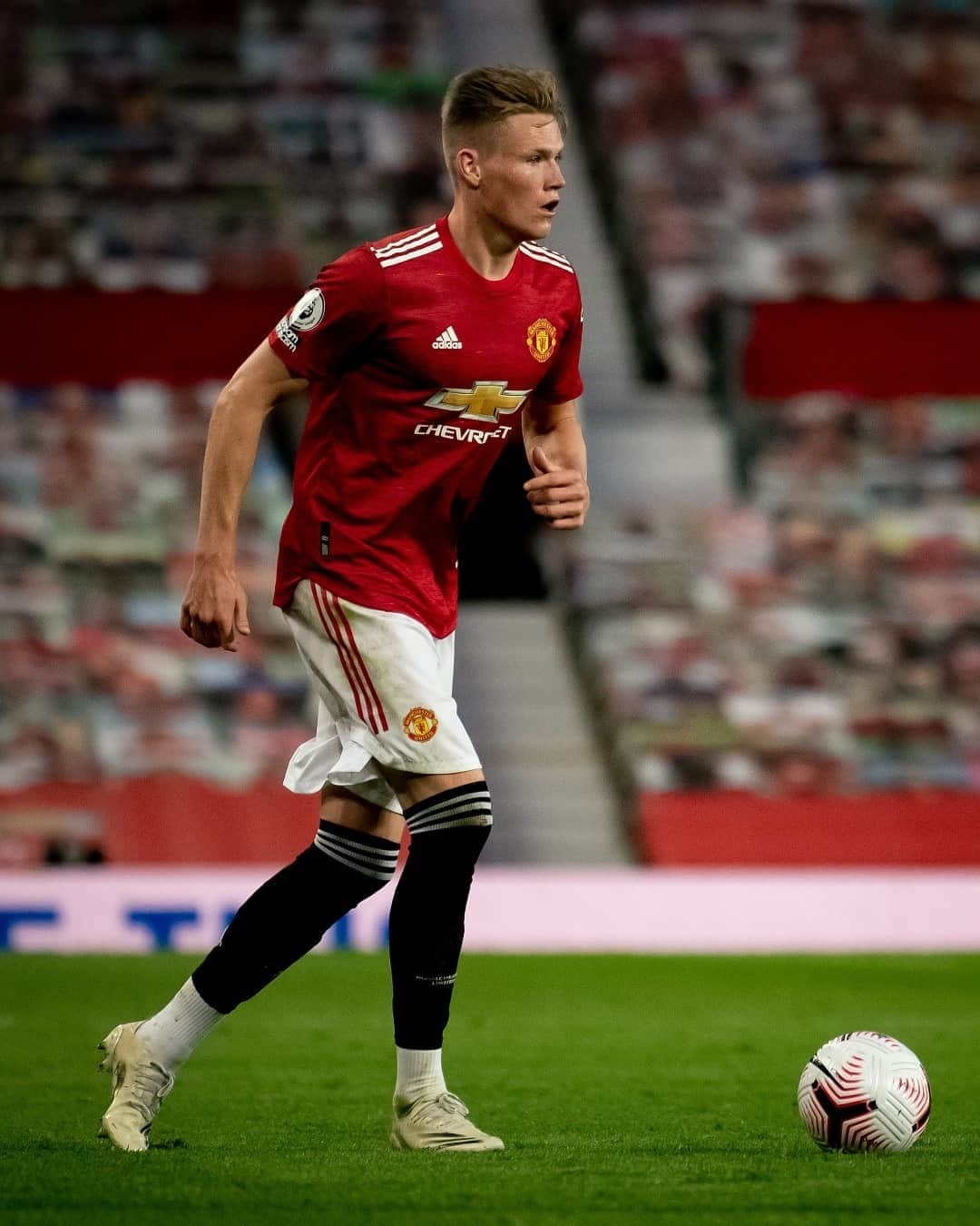 マンチェスター・ユナイテッドさんのインスタグラム写真 - (マンチェスター・ユナイテッドInstagram)「Heads up ☝️ #MUFC #McTominay」9月21日 10時00分 - manchesterunited