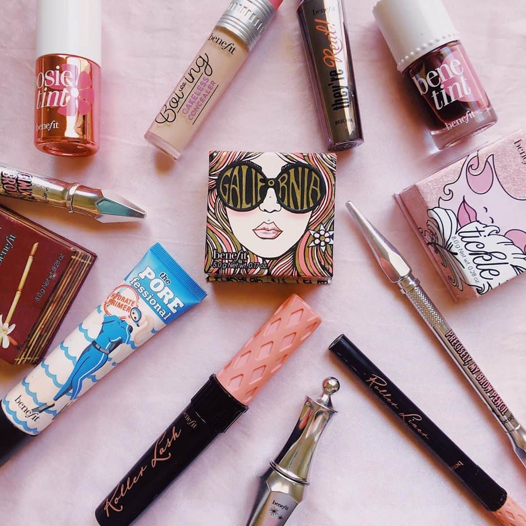 Benefit Cosmeticsさんのインスタグラム写真 - (Benefit CosmeticsInstagram)「Comment as many heart emojis as #benefit products you’ve tried! 💖💗💘」9月21日 9時55分 - benefitcosmetics