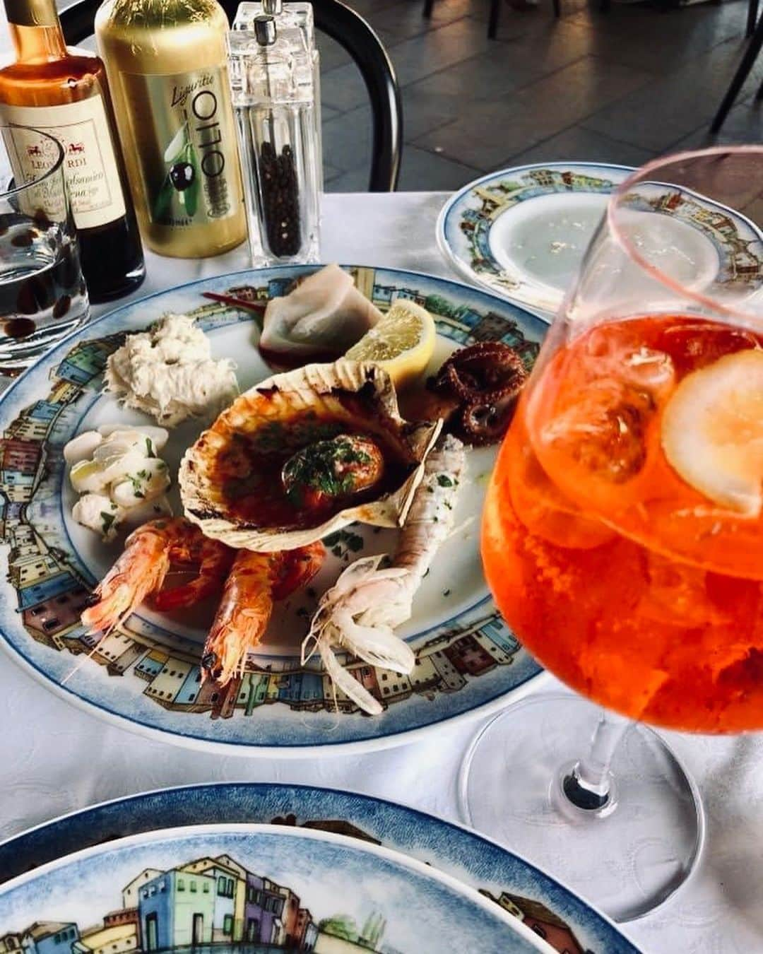 美馬寛子さんのインスタグラム写真 - (美馬寛子Instagram)「Basking in Burano. Try @gattoneroburano ... delicious 😋🇮🇹﻿ ﻿ ﻿ ﻿ ﻿ ﻿ ﻿ ﻿ ﻿ #tbt #venice #italy #burano #travel #stayhome #missuniversejapan #missuniverse #missuniverse2020﻿ #delicious #foodie #pescetarian﻿ @missuniversejapan」9月21日 9時56分 - hirokomima