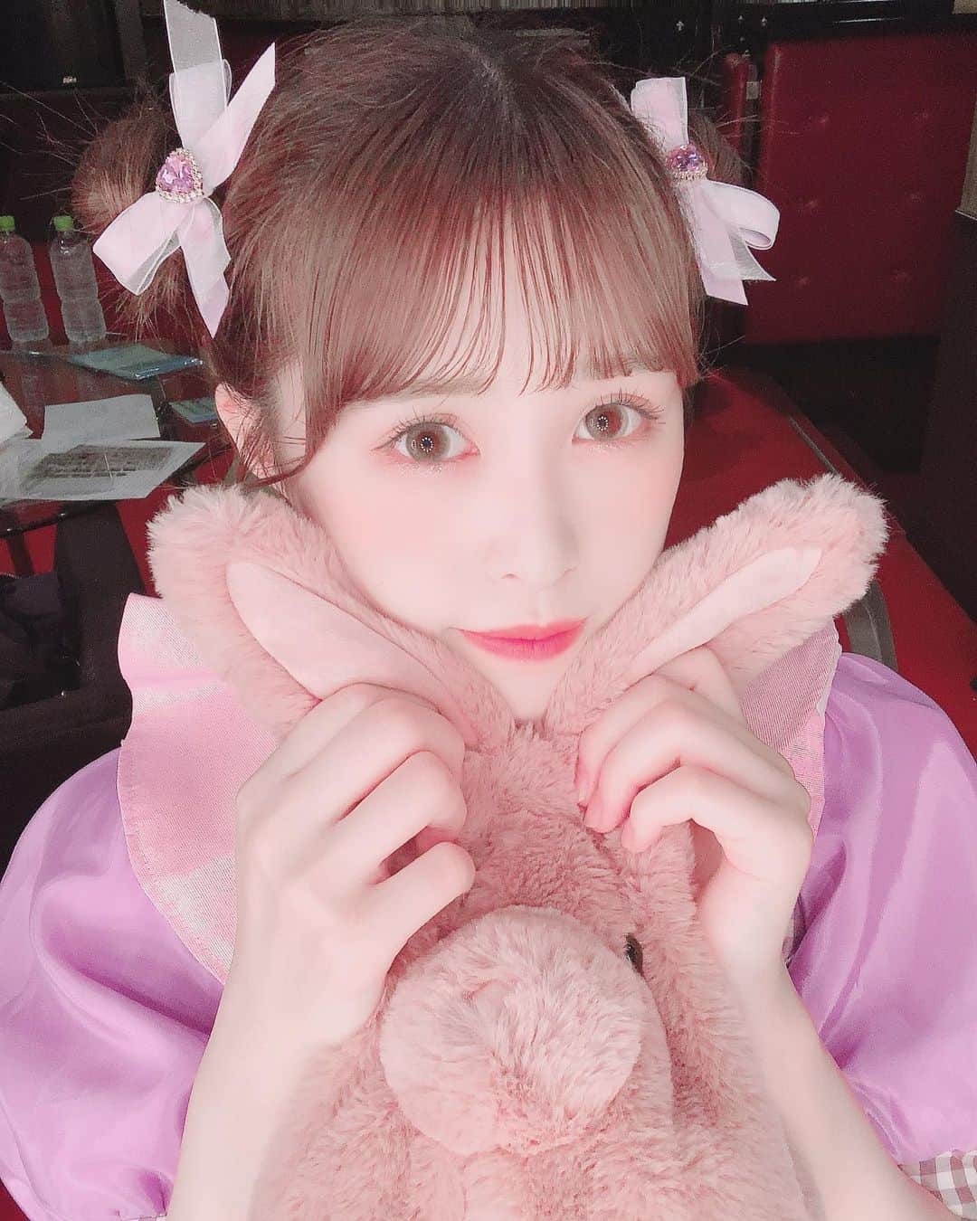 のインスタグラム：「今日は新木場スタジオコーストDAY2最終日(｡･ω･｡)🤘🏻リハ行ってきます🤘🏻 . . 写真は昨日の私です🎀髪が伸びてきてアレンジが増えてきたのでおだんごにしてみたよ💗 . . #自撮り #自撮り女子 #自撮り界隈 #自撮り部 #美容院　#美容　#粉我　#赞 #动漫　#照片　#时装 #좋아요 #좋아요환영 #ヘアカラー #オシャレさんと繋がりたい #オシャレ　#女の子 #japanesegirl #コーディネート　#coordinate #fashion #instalike #instagram #instagood #instafashion #instapic #instalove」