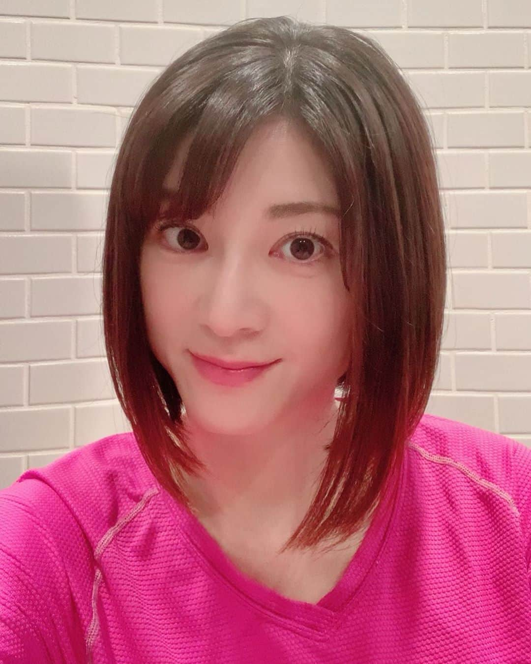 原史奈さんのインスタグラム写真 - (原史奈Instagram)「朝から雑巾掛けしたり鏡を磨いたり家中 大掃除🧼 スッキリして気持ちいい✨ お墓参りにも行ったり仕事の準備したり 充実した1日のスタート #大掃除 #雑巾掛け #鏡面磨き #ピカピカ #気持ちいい #お彼岸 #お墓参り #充実 #原史奈 #ゴルフ #ゴルフレッスン #ゴルフ女子#ゴルフ男子 #ゴルフ大好き #golf #ゴルフウエア #ゴルフコーデ #ゴルフグッズ #ゴルフ動画 #ping #ピン #ping女子 #gle2 #g410 #even #archivio #アルチビオ #cuartounited」9月21日 10時44分 - fuminahara