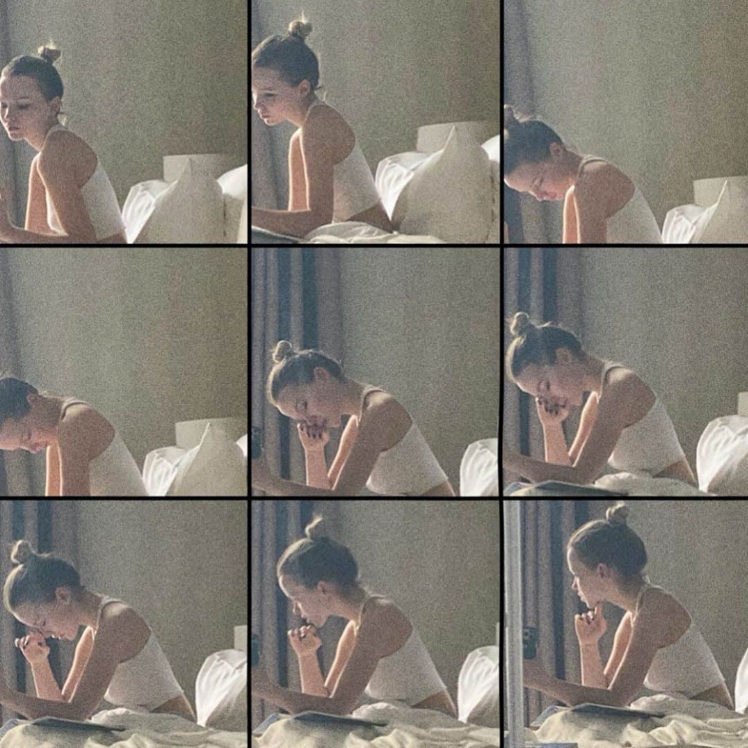ダヴ・キャメロンさんのインスタグラム写真 - (ダヴ・キャメロンInstagram)「there’s something inherently dishonest feeling about photographing sad moments because we are trained to think that its performative, but in an age where we photograph everything, all the time, and only ever show the things that make us look like we are living the ideal life, where does that leave us? what is most honest? the psychological implications of dismissing pain and suffering as “not worthy, too ugly, unwanted, boring, to be kept away” is unbelievably damaging and has left us in a dangerous communication with our brain, our private selves.   i have struggled with depression for more than half my life. my anxiety is unmanageable and never gives me a moment of rest. my trauma runs me and everything i do, and i am in a constant battle to not lose myself to it. my self hatred runs deep. i feel so disconnected from humans and the true parts of myself that most days i am going through the motions of what i know other people want me to be and do and i don’t even feel like i’m living a life. i think everybody that i love is going to die at all times because too many people have. my body is in a constant state of pain under the stress.  i think that if i had less of a following i would be more comfortable sharing this. the bigger my following gets, the more trapped i feel in my image and the quieter my reality gets. i know people don’t want to hear about this stuff. it’s not nice and it’s uncomfortable. maybe this is a selfish impulse in me. but every public aspect of my life has begun to feel performative and i need to alleviate myself from that. i haven’t been ok for a long time. i have faith that i will be. i work at that daily.   if you don’t give a single fuck about this or me, that is fine because this isn’t for anyone but me, really. but if this helps you feel less alone in your depression, trauma, anxiety, pain, or loneliness, i’m grateful. i hope that i can begin to love these parts of me instead of compulsively hiding them away out of self hatred and judgment and because i’m secretly afraid that i don’t belong here  and i need to break my back to earn my place because the things in me are ugly.  creating space for myself and a life that works for me」9月21日 10時53分 - dovecameron