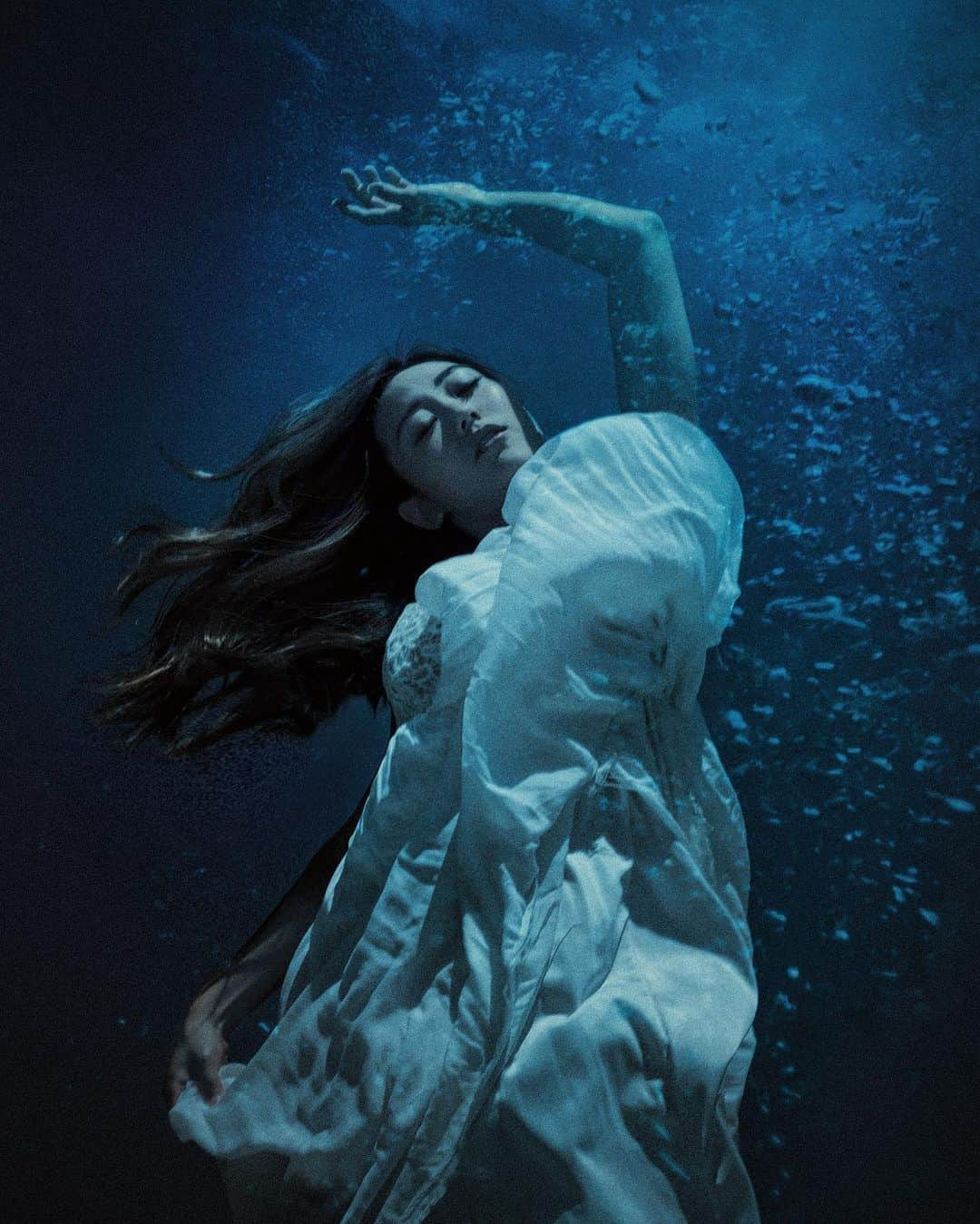 福原かれんさんのインスタグラム写真 - (福原かれんInstagram)「Underwater by @justinwu」9月21日 11時28分 - karenfukuhara