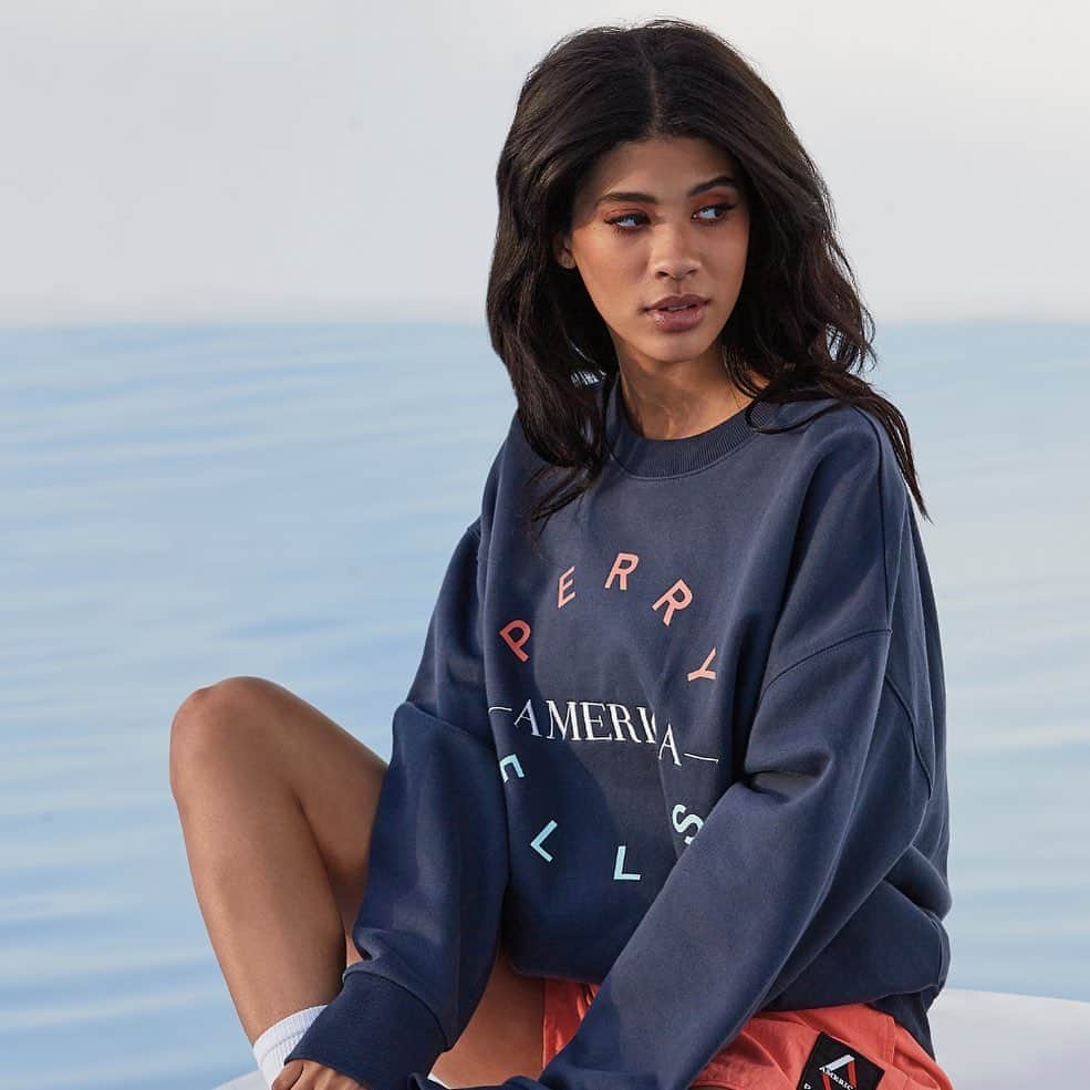 ペリーエリスのインスタグラム：「Sweater weather done right in our new Perry Ellis America range online now. #lifereadysince1976」
