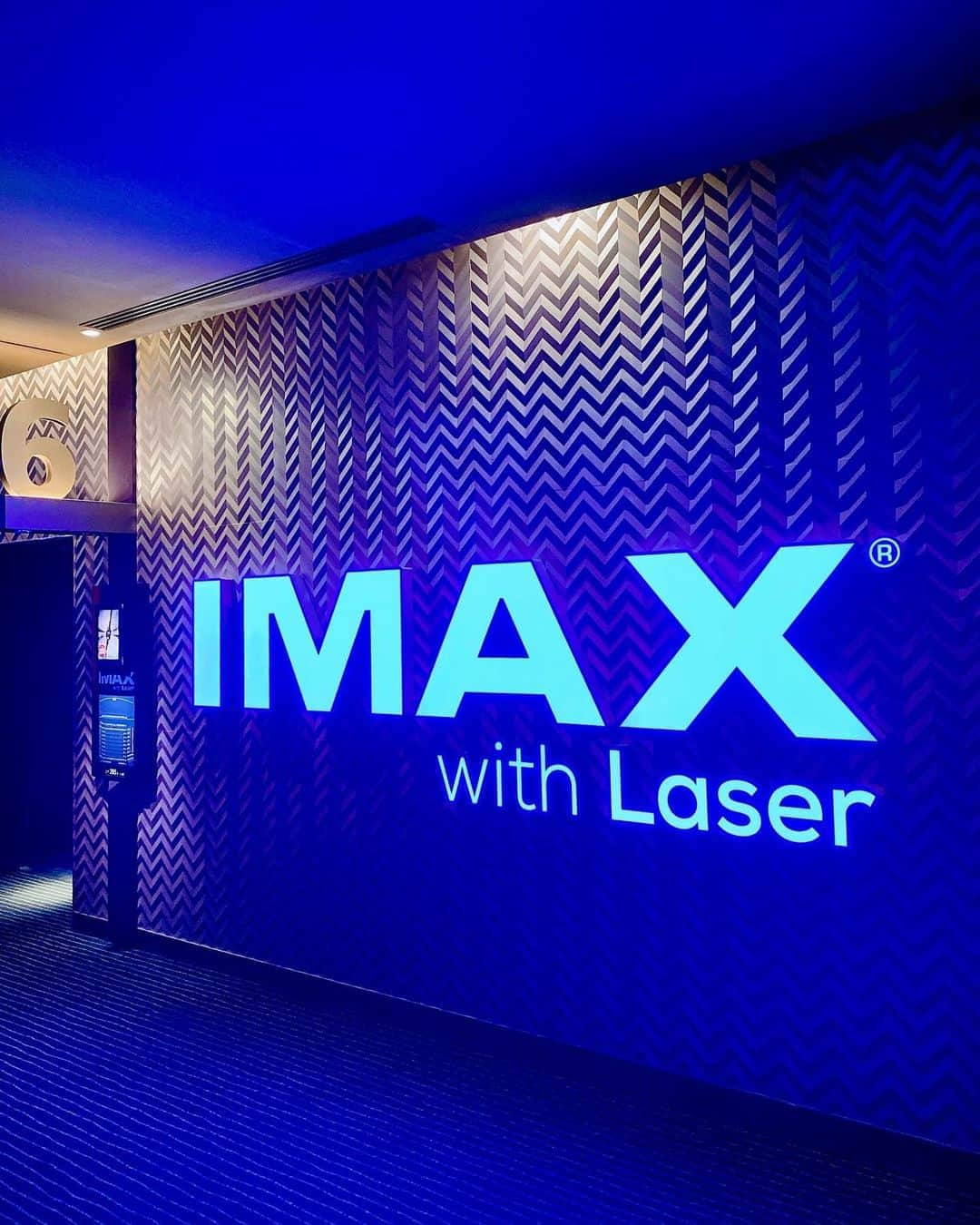 宍戸開さんのインスタグラム写真 - (宍戸開Instagram)「#tenet #johndavidwashington #cristophernolan #imax #laser   #映画 #テネット #主演 #ジョンデビッドワシントン #監督 #クリストファーノーラン #tohoシネマズ #流山 #おおたかの森 #千葉」9月21日 11時51分 - kaishishido