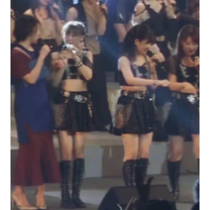モーニング娘。'20のインスタグラム：「- . よこりおかわいいいい . . #横山玲奈 #北川莉央 . .」