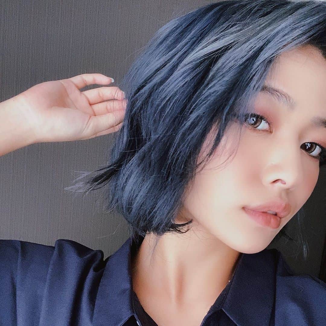 今井夏帆さんのインスタグラム写真 - (今井夏帆Instagram)「髪を青くしたよ〜🦋🦋🦋」9月21日 12時30分 - babysantokyo