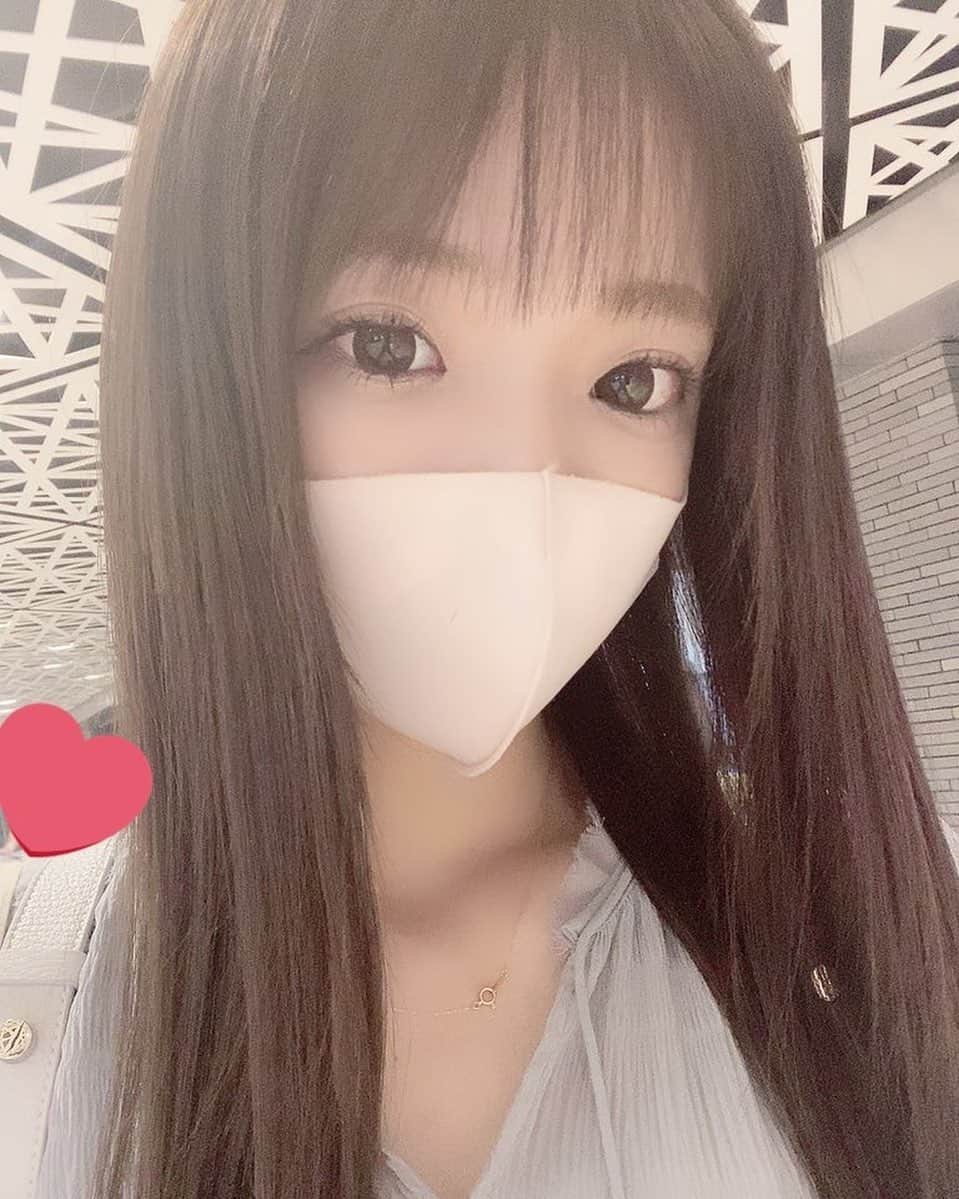 石田亜沙己のインスタグラム：「昨日は対局終わりにlittleに行ってカラーとトリートメントとカットしてもらいました💇‍♀️ 対局でマイナスするとたまらなく心臓が痛いんです。多分これ以上にグッとくる事は中々ないくらいに。 そんな時はぼーっとしてしまって、、、 でも美容院に行くとその瞬間香りから癒されて、凝り固まった頭をほぐしてもらえて、綺麗にしてもらえてすごくhappyにしてもらえます！！ littleは男性にもすごくおススメ！ 全国各地にあるのでぜひ一度行ってみてください☺️  #little」