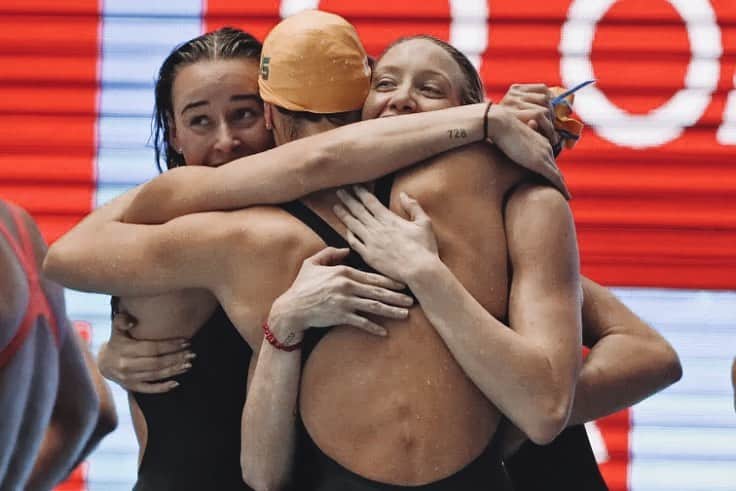 マディソン・ウィルソンのインスタグラム：「A little emotional but a lot of fun, check out my episode of @offtheblocksswimmingpodcast 🖤」