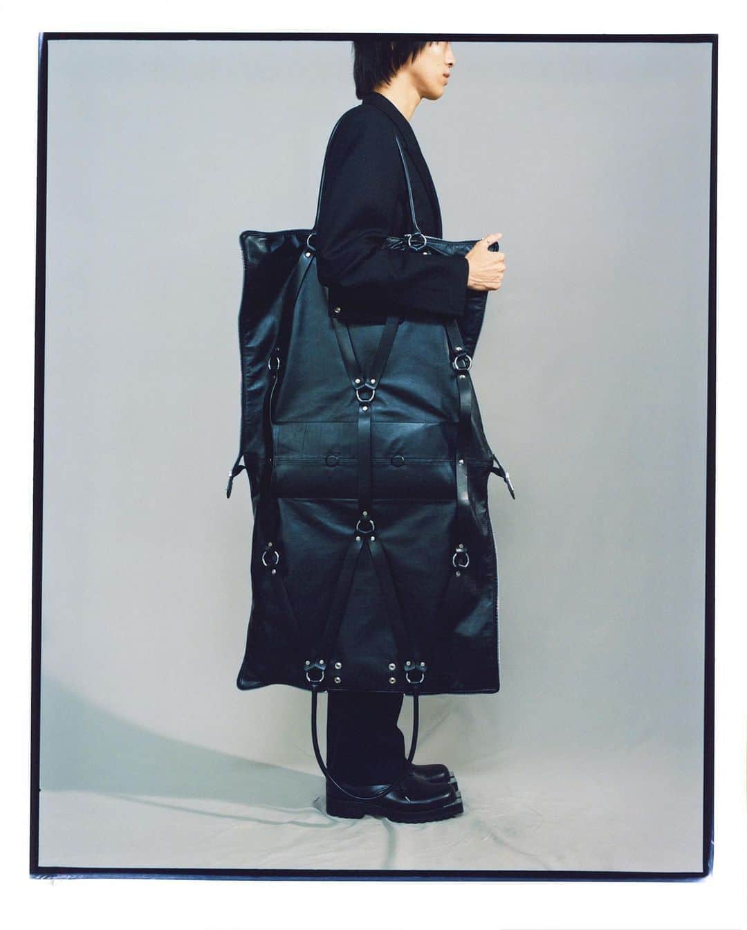ジョンローレンスサリバンさんのインスタグラム写真 - (ジョンローレンスサリバンInstagram)「Garment bag from 2021 SS. #johnlawrencesullivan」9月21日 13時10分 - johnlawrencesullivan_official