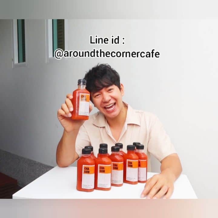 アイス・サランユーのインスタグラム：「🍊🍊☕☕🍊🍊 ของเด็ด จึงบอกต่อ  ชาส้ม (Cha - Som )  จาก @giftzapyya และ พี่ @oammyt  ไปจัดซิ๊!!! ที่ Line id : @aroundthecornercafe (มี @นะ)」