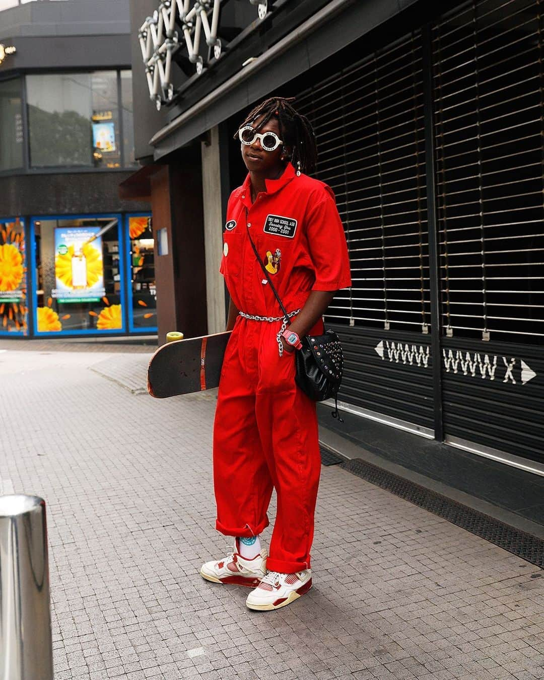 Droptokyoさんのインスタグラム写真 - (DroptokyoInstagram)「TOKYO STREET STYLE⁣⁣ ⁣⁣⁣ Name: @yusafu  Occupation: Model Jumpsuit: #Vintage Shoes: #NIKE Bag: #Vintage Sunglasses: #Wildfox Watch: #GSHOCK #streetstyle#droptokyo#tokyo#japan#streetscene#streetfashion#streetwear#streetculture#fashion#ストリートファッション#コーディネート#tokyofashion#japanfashion⁣⁣⁣⁣  Photography: @yuri_horie_」9月21日 13時39分 - drop_tokyo