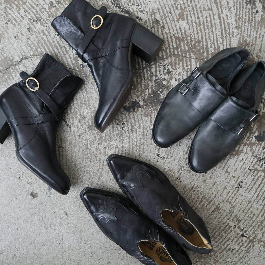 吉祥寺 古着屋 Orfeoのインスタグラム：「. Vintage Shoes  #orfeo #kichijoji #tokyo #vintage #used #fashion #coordinate #outfit  お問い合わせはインスタグラムのプロフィール掲載のメールアドレスにお願いいたします。コメント、DMでのお問い合わせは受け付けておりませんのでご了承ください。 ONLINE SHOPの商品も店頭にてご購入頂けます。気になる商品がございましたらスタッフにお声掛けください。  新型コロナウィルス感染拡大防止策を徹底した上で営業をしております。マスクの着用、入店時にアルコールでの消毒をお願いいたします。」