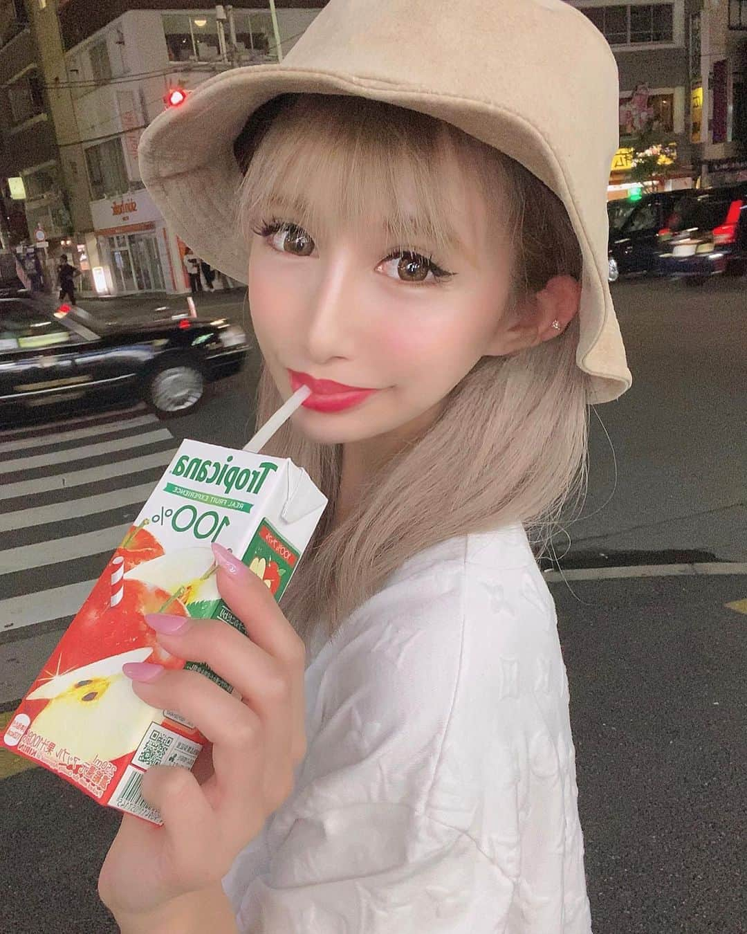 橘ハナさんのインスタグラム写真 - (橘ハナInstagram)「🙊🍁🙊🍁🙊🍁 … … 秋って人肌恋しくなる季節でもあるから 適当なやつらが適当なやつとわちゃわちゃして 寂しさ埋め合うけど結果何も埋まらず 寂しさに気づいちゃう時期到来だね、 … #恋愛ごっこ … #キャバクラ #ラウンジ #ベネ東京新宿 #アニメ #ゲーム #ファッション #コーデ #おしゃれ #可愛い #ティックトック #リール #패션 #tiktok #YouTube #youtuber #fashion #code #louisvuitton」9月21日 13時50分 - han.62.so