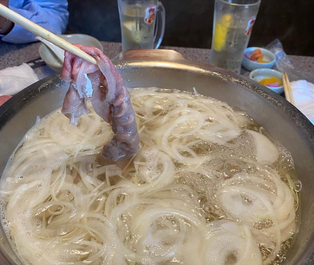 栗原友さんのインスタグラム写真 - (栗原友Instagram)「焼肉食べてから、牛テールスープしゃぶしゃぶ。追加肉しちゃった」9月21日 14時01分 - kuri__tomo