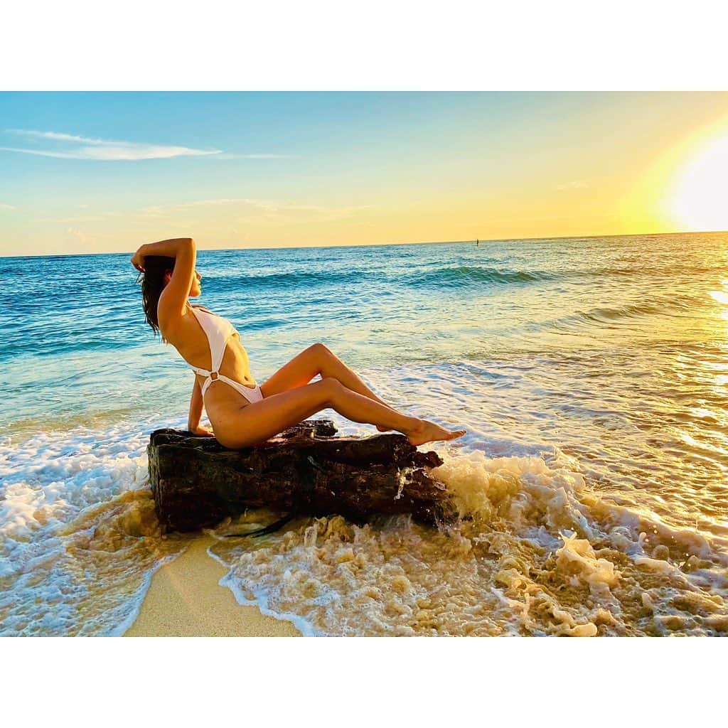CYBERJAPAN Staffさんのインスタグラム写真 - (CYBERJAPAN StaffInstagram)「写真集　Yummy! @cjd_yummy もうらGETして頂けましたか⁉️ こちらオフショット📸本当に美しいビーチと夕陽でした🌊  もし良かったら、Amazonのレビューなどでも感想頂けるとありがたいです。 よろしくお願いします。🙇‍♀️  #cyberjapan #サイバージャパン　#写真集  #beach #beachgirl #swimwear #ocean #ビキニ　#ビーチ #sunset #サンセット」9月21日 14時06分 - cyberjapan