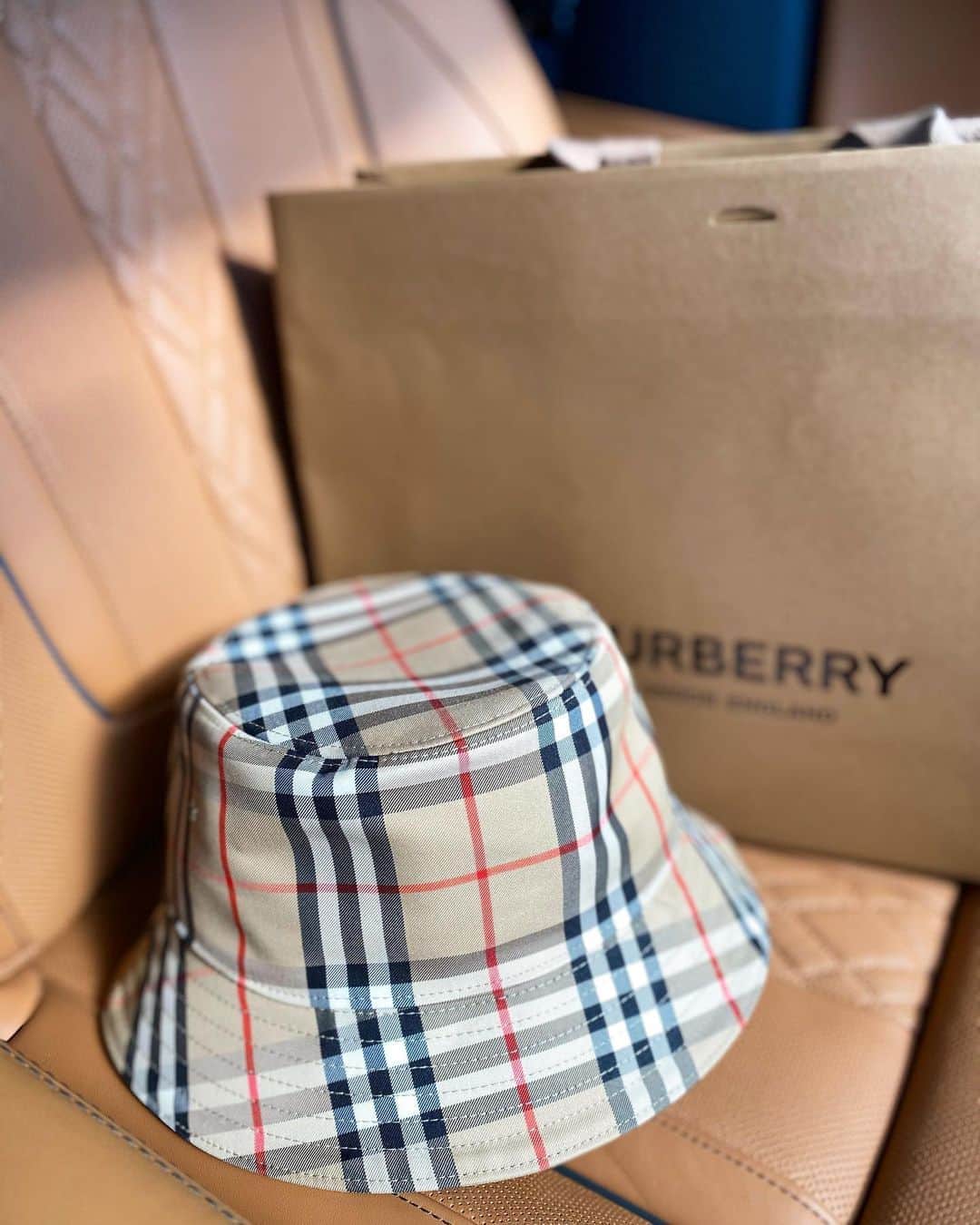 Mai Wakimizuのインスタグラム：「NEW HAT♡ #burberry#バーバリー」