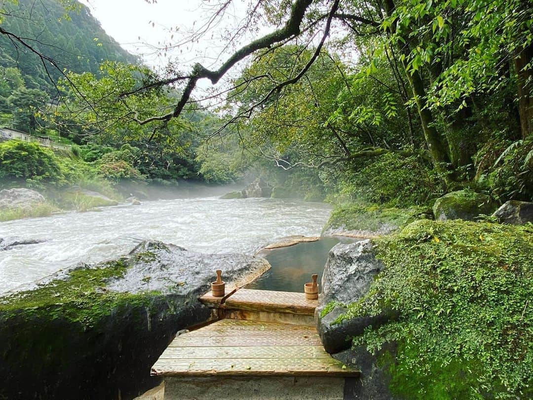 小泉里子さんのインスタグラム写真 - (小泉里子Instagram)「素敵な宿。 川沿いのお風呂は最高でした。 #妙見石原壮 #鹿児島」9月21日 14時20分 - satokokoizum1