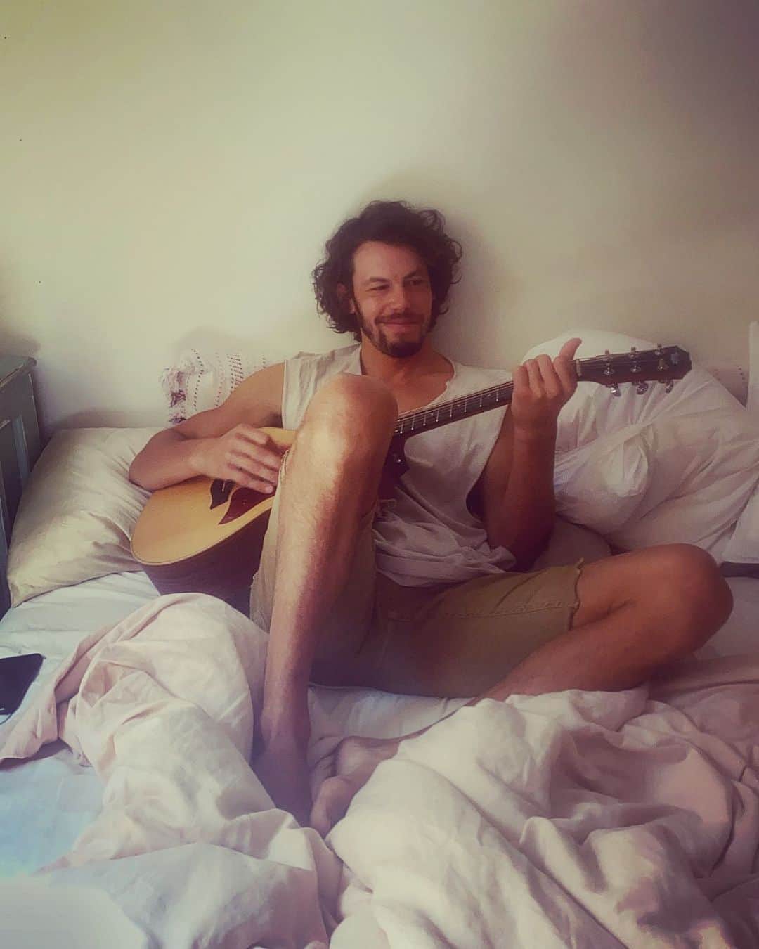 アシュリー・ハートさんのインスタグラム写真 - (アシュリー・ハートInstagram)「I never knew the moon set and rose like the sun, did you? As he pulled off last night to watch the crescent fall over the oceans edge, I just knew, this man is my moon. Never did I know life like this existed, yet it’s like Iv found the moon to my sun, dancing around the same world all along. Is it so that as he spin around the earth, the earth spin around me and now I know why the whole word is in existence. @bodhiisattva 🌙✨ #moonlover」9月21日 14時53分 - ashleyhart