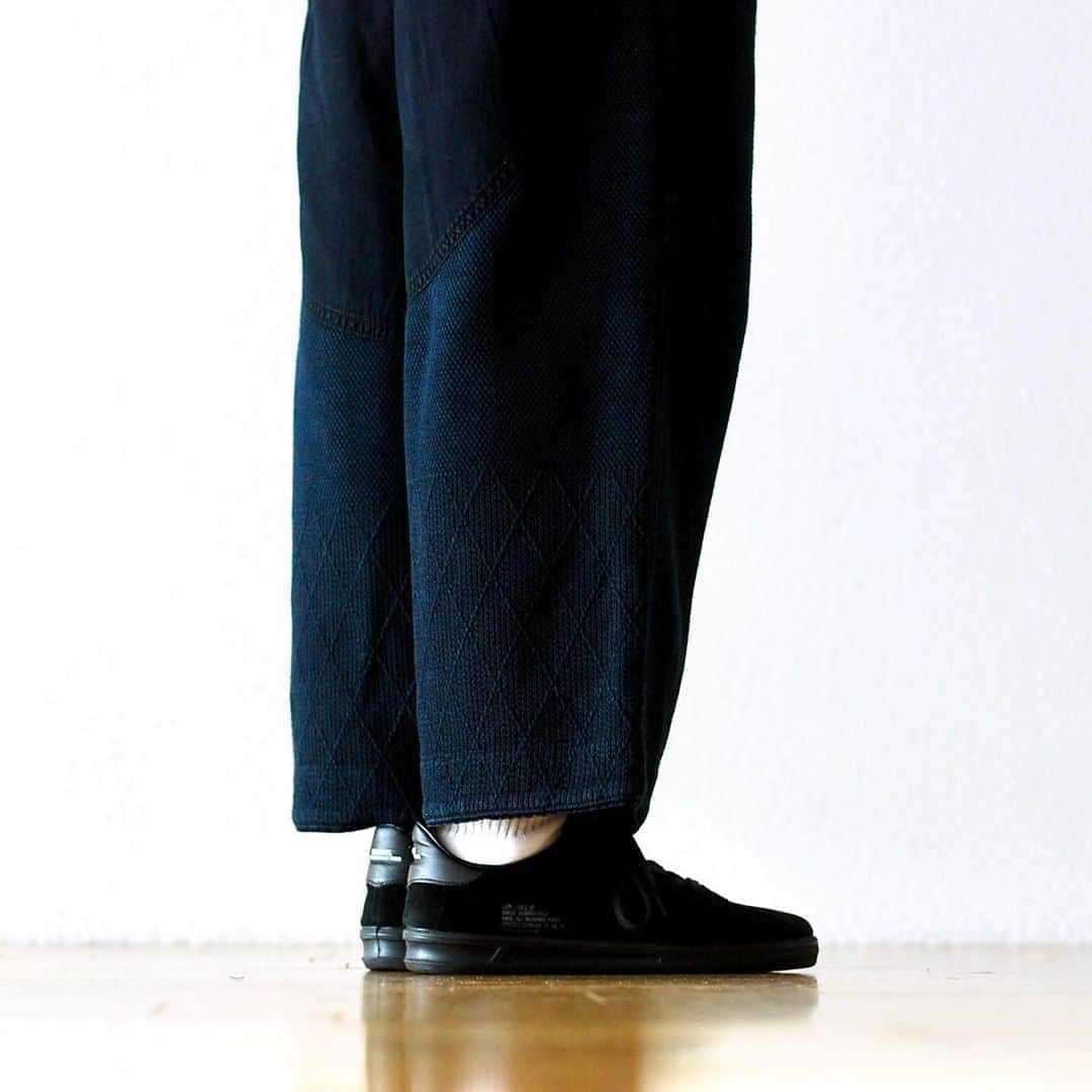 のインスタグラム：「_ Porter Classic / ポータークラシック "KENDO WIDE PANTS" ¥154,000- _ 〈online store / @digital_mountain〉 https://www.digital-mountain.net/shopdetail/000000012362/  _ 【オンラインストア#DigitalMountain へのご注文】 *24時間受付 *15時までご注文で即日発送 *1万円以上ご購入で送料無料 tel：084-973-8204 _ We can send your order overseas. Accepted payment method is by PayPal or credit card only. (AMEX is not accepted)  Ordering procedure details can be found here. >>http://www.digital-mountain.net/html/page56.html  _  #PorterClassic #ポータークラシック  _ ［実店舗］ 本店: Wonder Mountain （@wonder_mountain_irie） 〒720-0044 広島県福山市笠岡町4-18 JR 「#福山駅」より徒歩10分 blog→ http://wm.digital-mountain.info _ 系列店: HAC by WONDER MOUNTAIN （@hacbywondermountain） 〒720-0807 広島県福山市明治町2-5 2F JR 「福山駅」より徒歩15分 _ #WonderMountain #ワンダーマウンテン #HACbyWONDERMOUNTAIN #ハックバイワンダーマウンテン #japan #hiroshima #福山 #福山市 #尾道 #倉敷 #鞆の浦 近く _」