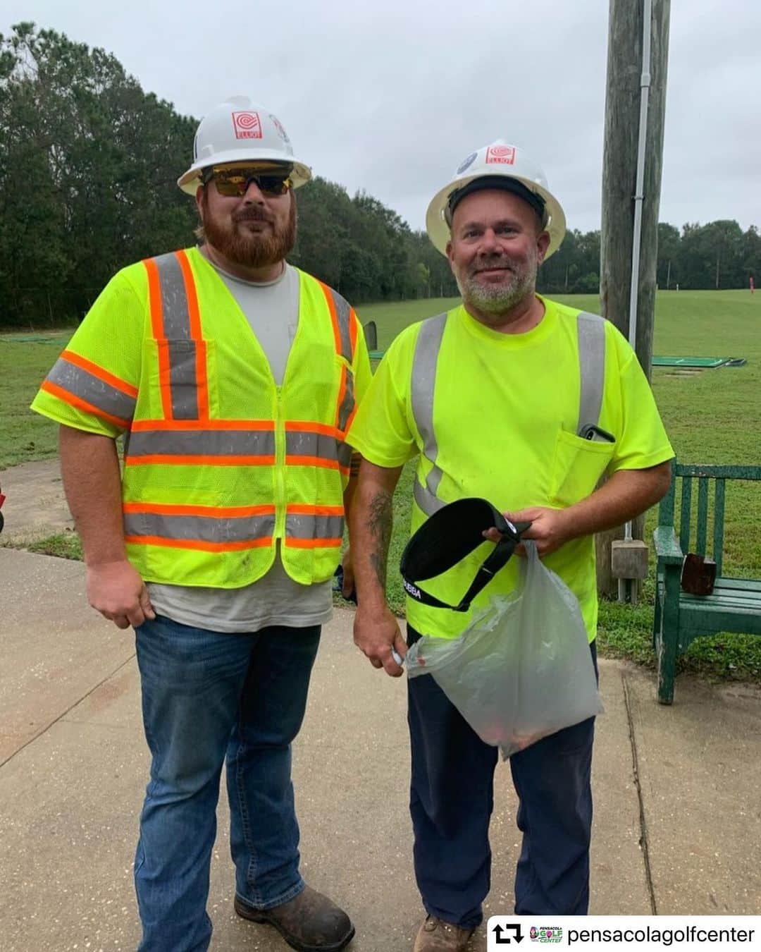 バッバ・ワトソンのインスタグラム：「Yes! A big thank you to the power line workers helping restore power after #HurricaneSally. Your around the clock efforts are greatly appreciated🙏🏻   #repost @pensacolagolfcenter ・・・ We have power!  We will be open normal hours starting Monday.  A BIG thank you to the thousands of gulf power worked and those from out of town who are working so hard to restore power in the aftermath of Hurricane Sally.  You guys are the real heroes! #PensacolaStrong #PensacolaGolfCenter」