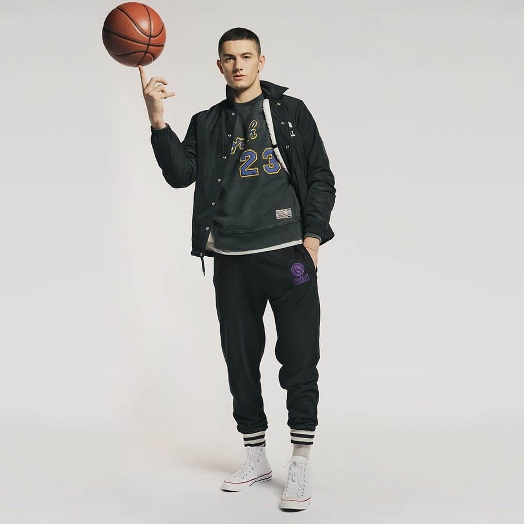 フランクリン&マーシャルのインスタグラム：「FRANKLIN & MARSHALL  FW2020 COLLECTION   A day of training in signature F&M style	  #franklinandmarshall #newcollection #fw20 #sweatshirt #trousers #jacket」