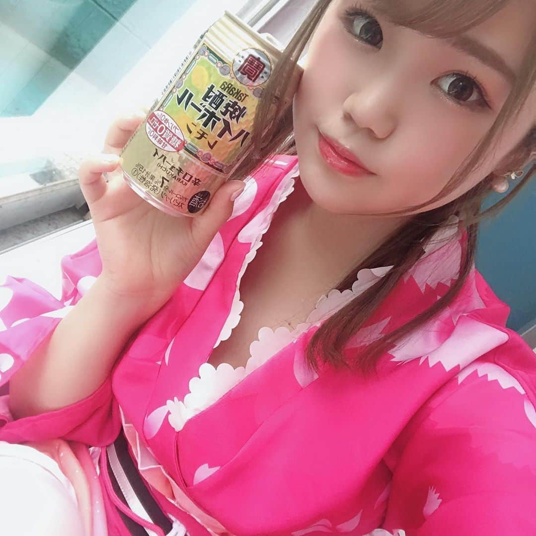 持田栞里のインスタグラム：「. ラストオフ会🧡 皆さまからの愛とお酒でアツアツでした🤘 メッセージ一生大切にします😿 #ありがとうございました」