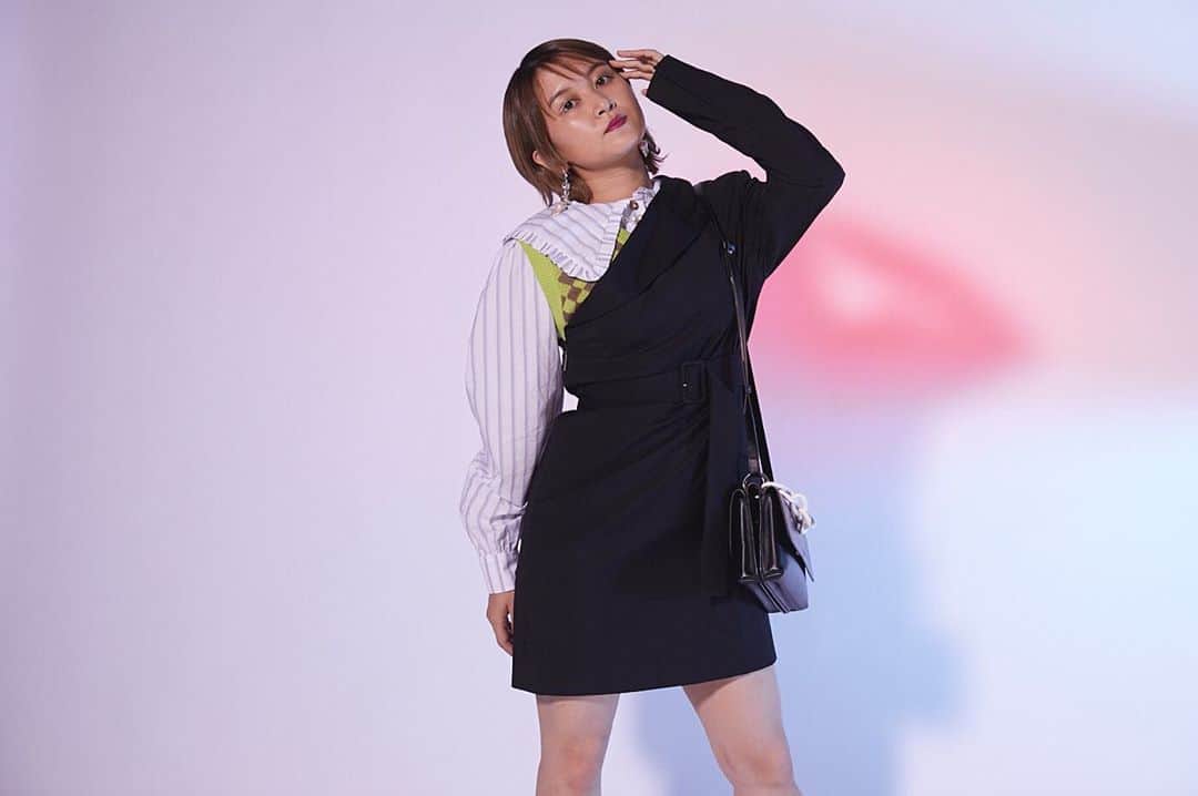 サーヤのインスタグラム：「NYLON ビジネスウーマンの日 #nylonjapan  #この格好で出社したい」