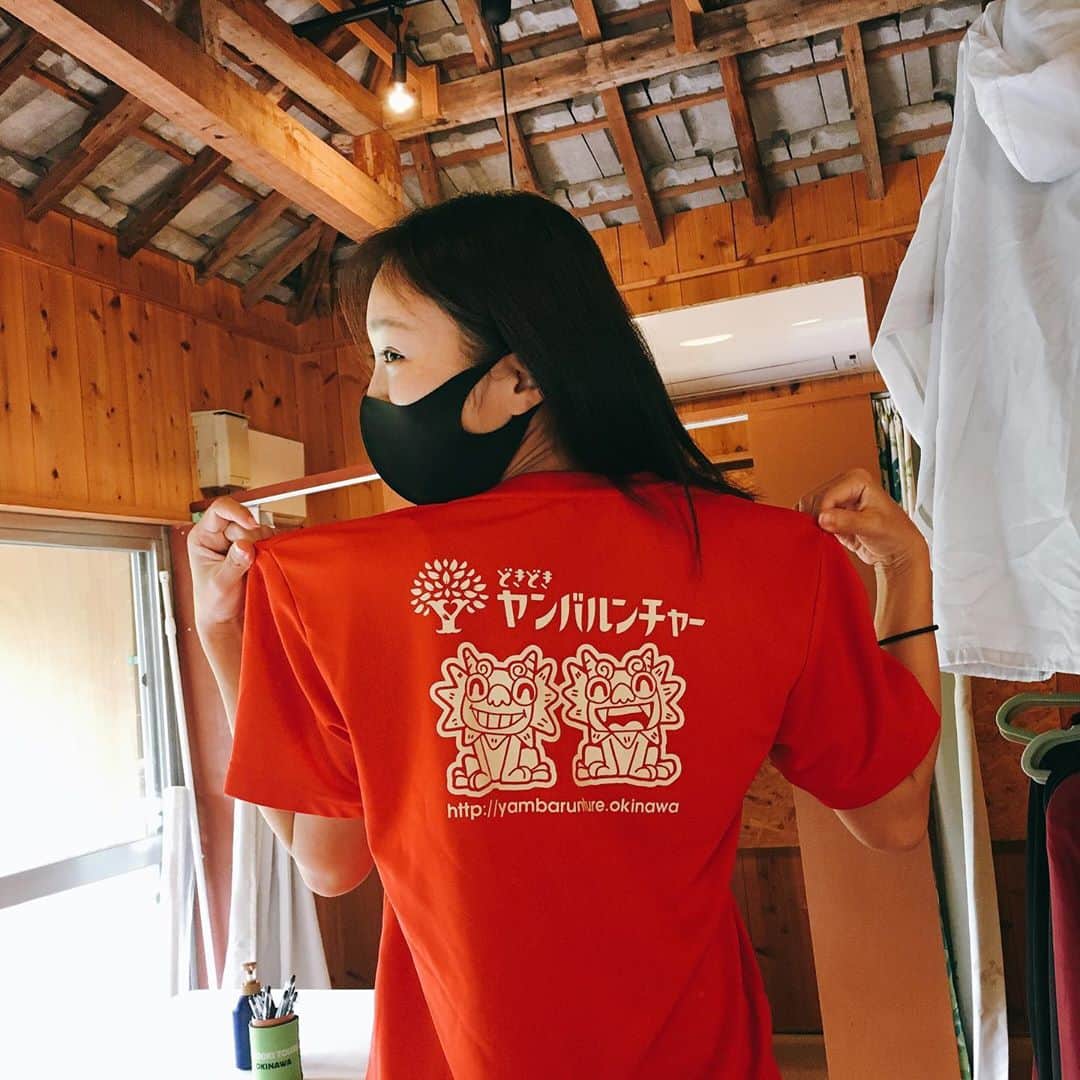 のインスタグラム：「沖縄旅行✈️ ひさびさの遠出（ ; ; ）❤️   間に雨の日があったので、 泥んこヤンバルバギー体験した🙆‍♀️✨ 危険運転すぎて何度も事故ったwww」