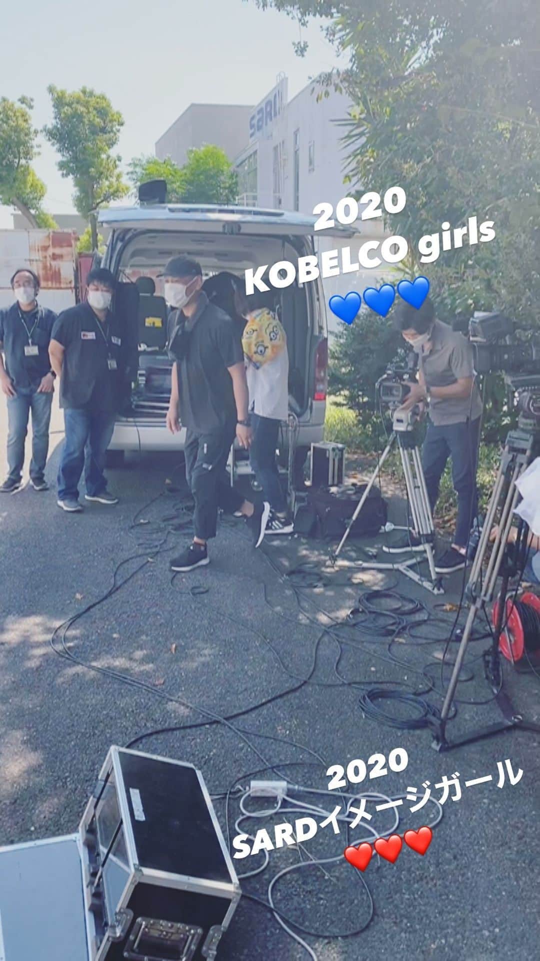 武田美憂のインスタグラム：「はじめてリールつくったけど むずかしいのだな🤒 みんなの撮影風景❤️💙❤️💙 . #tgr #tgrteamsard #KOBELCO #KOBELCOgirls #SARD #SARDイメージガール #owltech #オウルテック #オウルテックレディ #YouTube #sgt #supergt #gt500 #レースクイーン #名古屋」