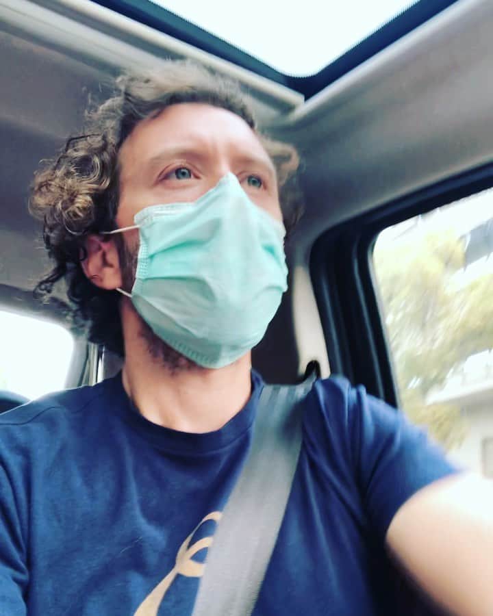 T・J・サインのインスタグラム：「😉 A little somethin,  on a not so little somethin.  Good to see ya Hollywood.  Its been a minute. 🎥」